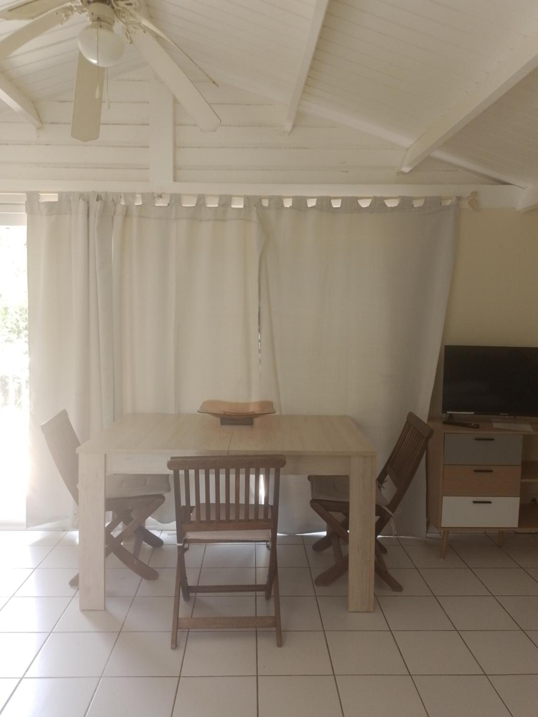 Large Double Room - Photo 2