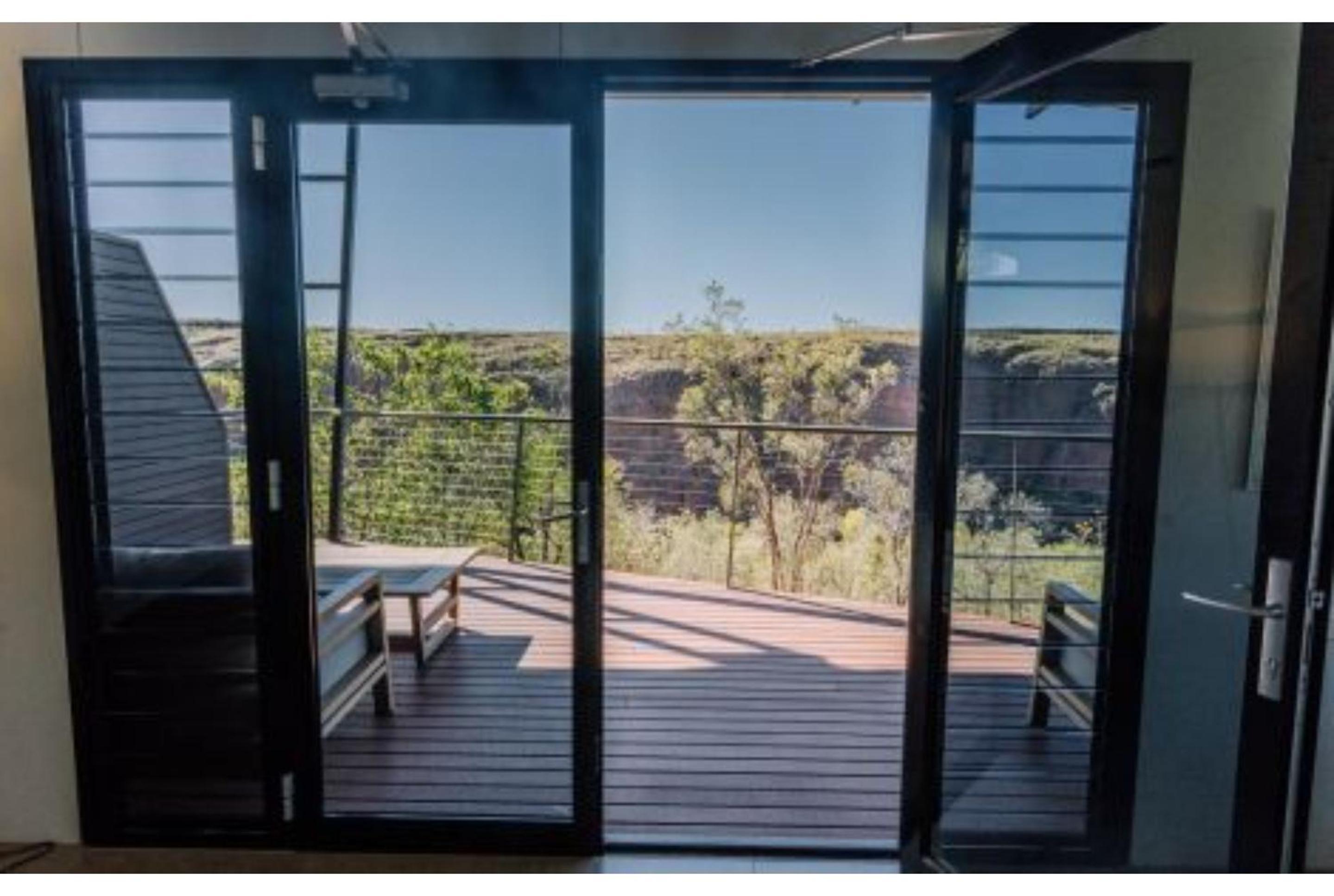 Deluxe Four-Bedroom Cabin with Lake View photo 3