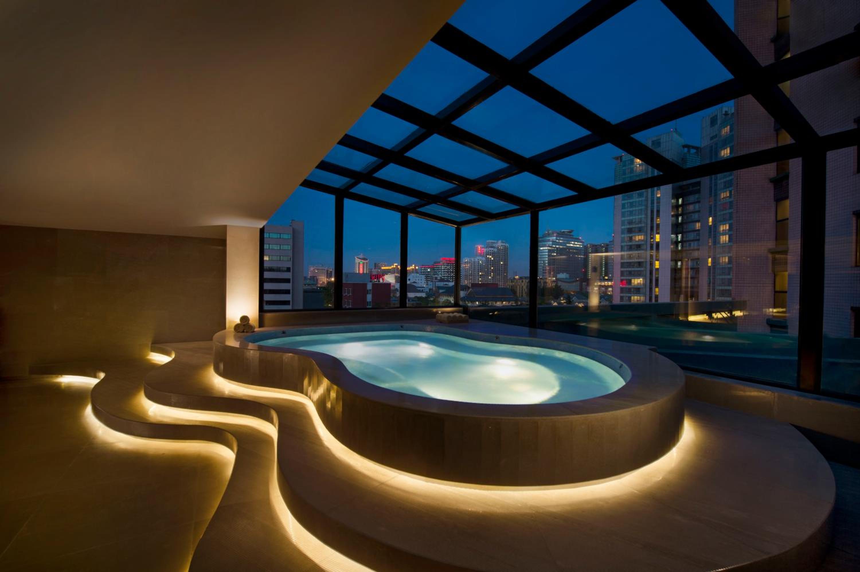 Deluxe King Suite - Photo 4