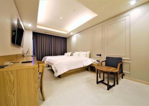 Twin Room - Photo 3
