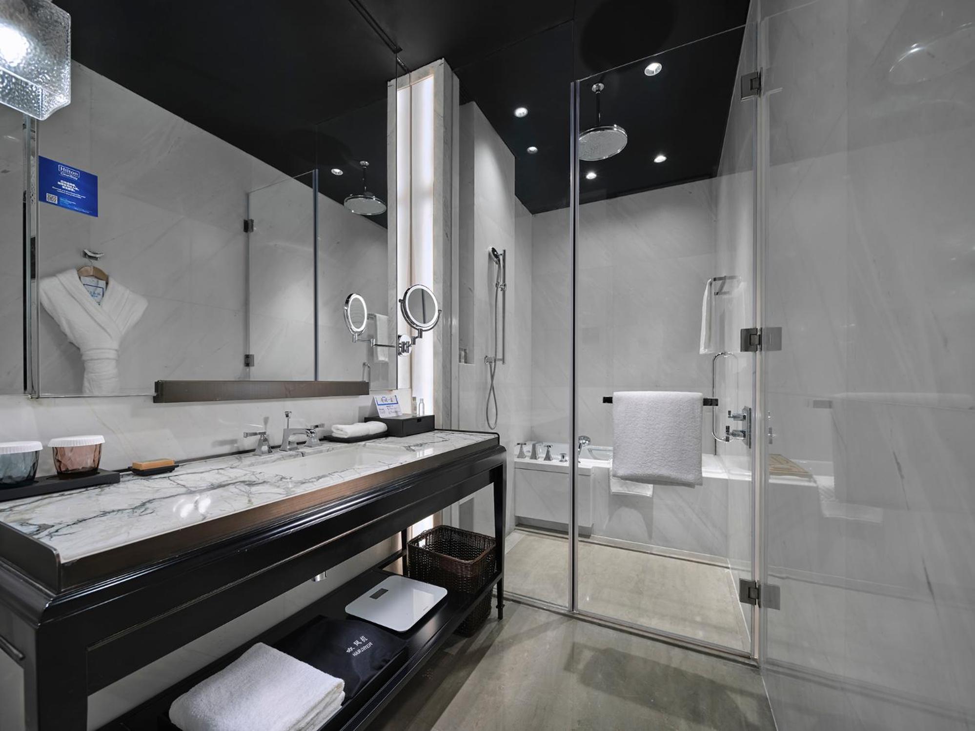 Twin Room - Photo 1