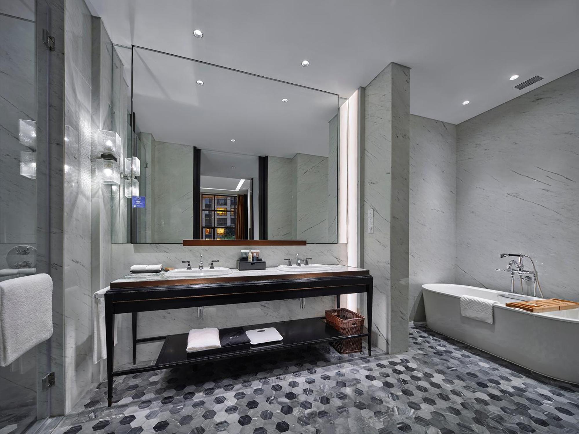 Executive Twin Room - Photo 4