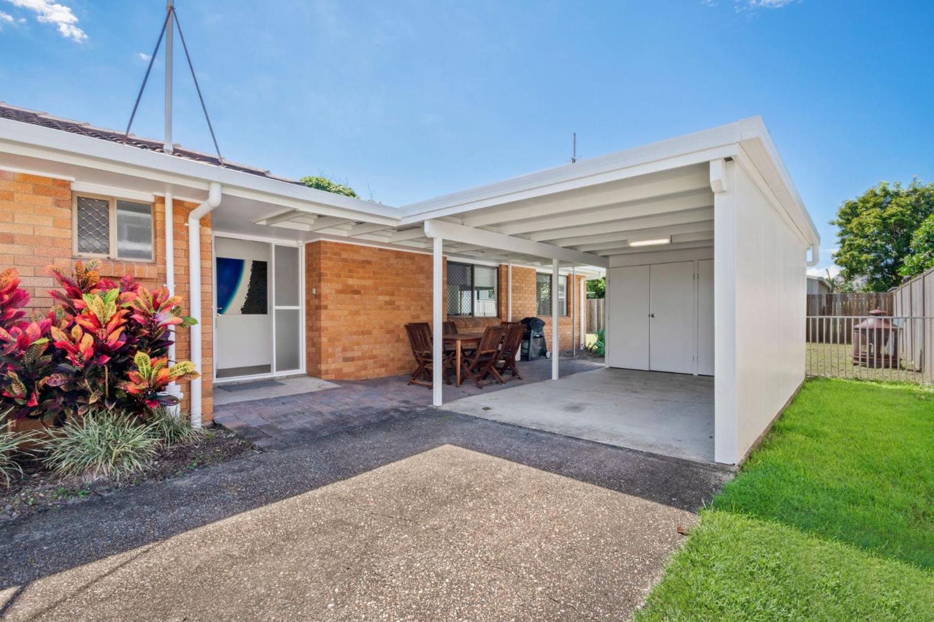 Two-Bedroom House photo 2