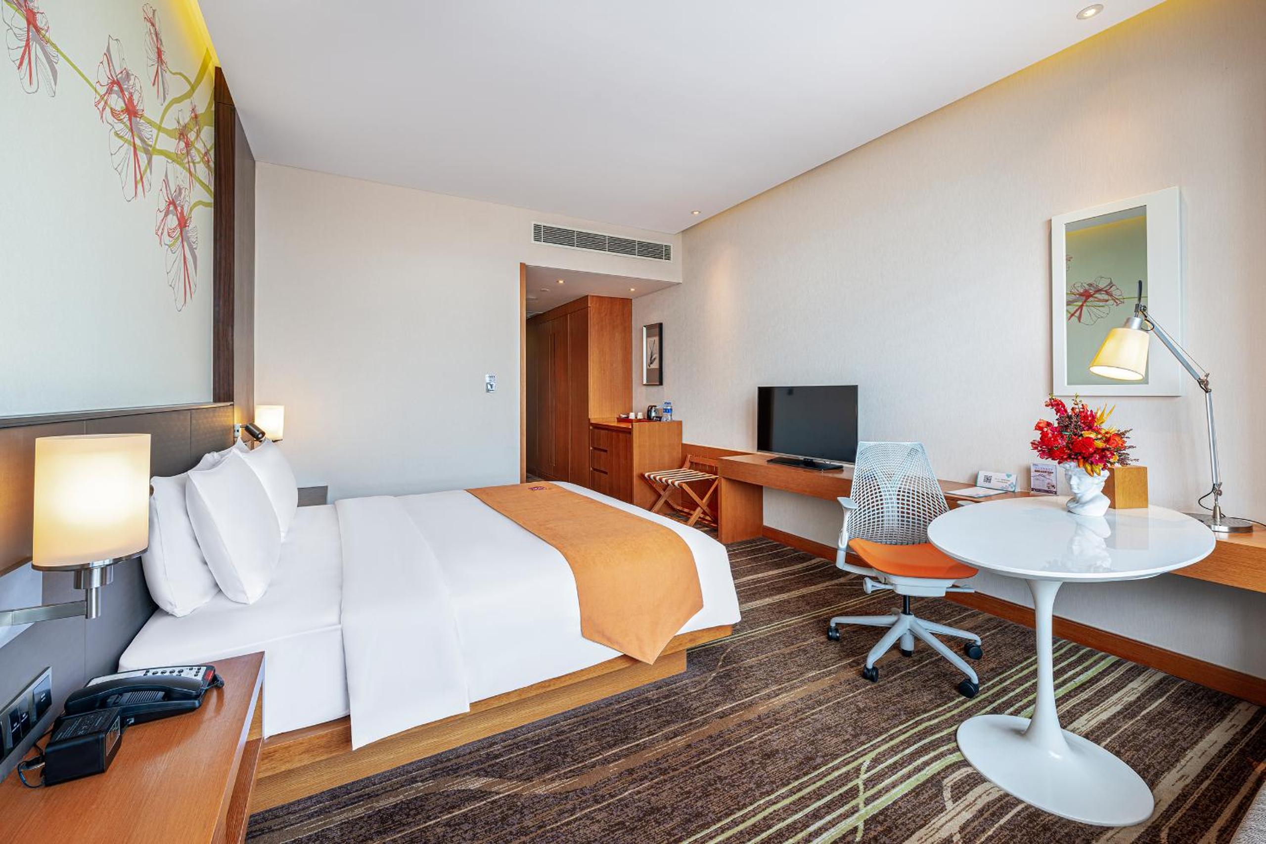 Deluxe King Room photo 1