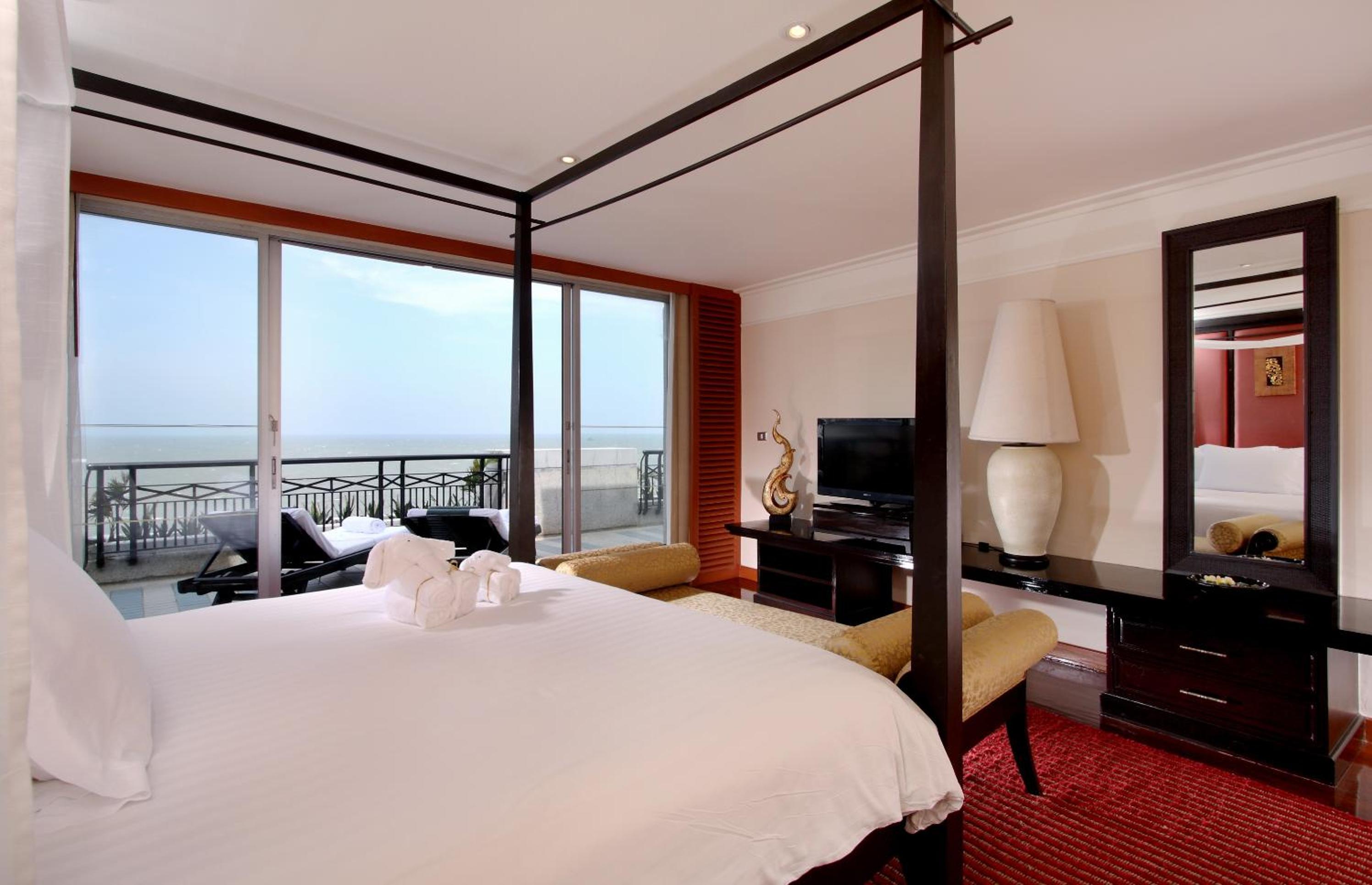 Ayuthaya Suite with Club Lounge Access photo 2