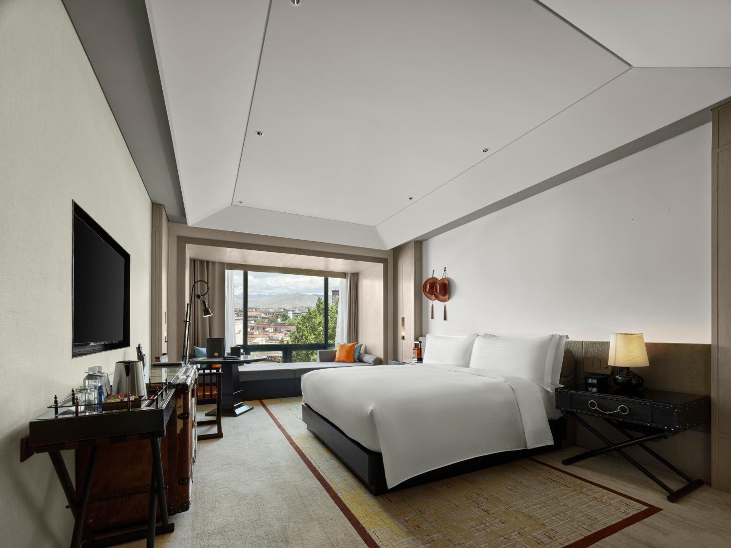 King Room - Mobility Accessible  - Photo 3