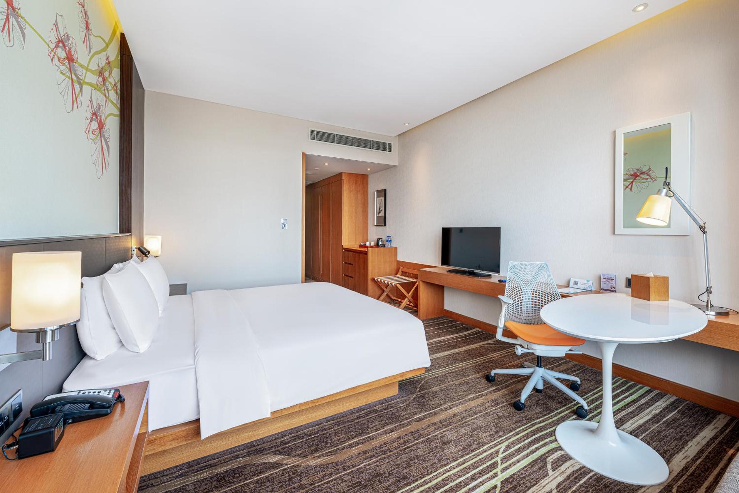 King Room - Mobility Accessible  photo 3