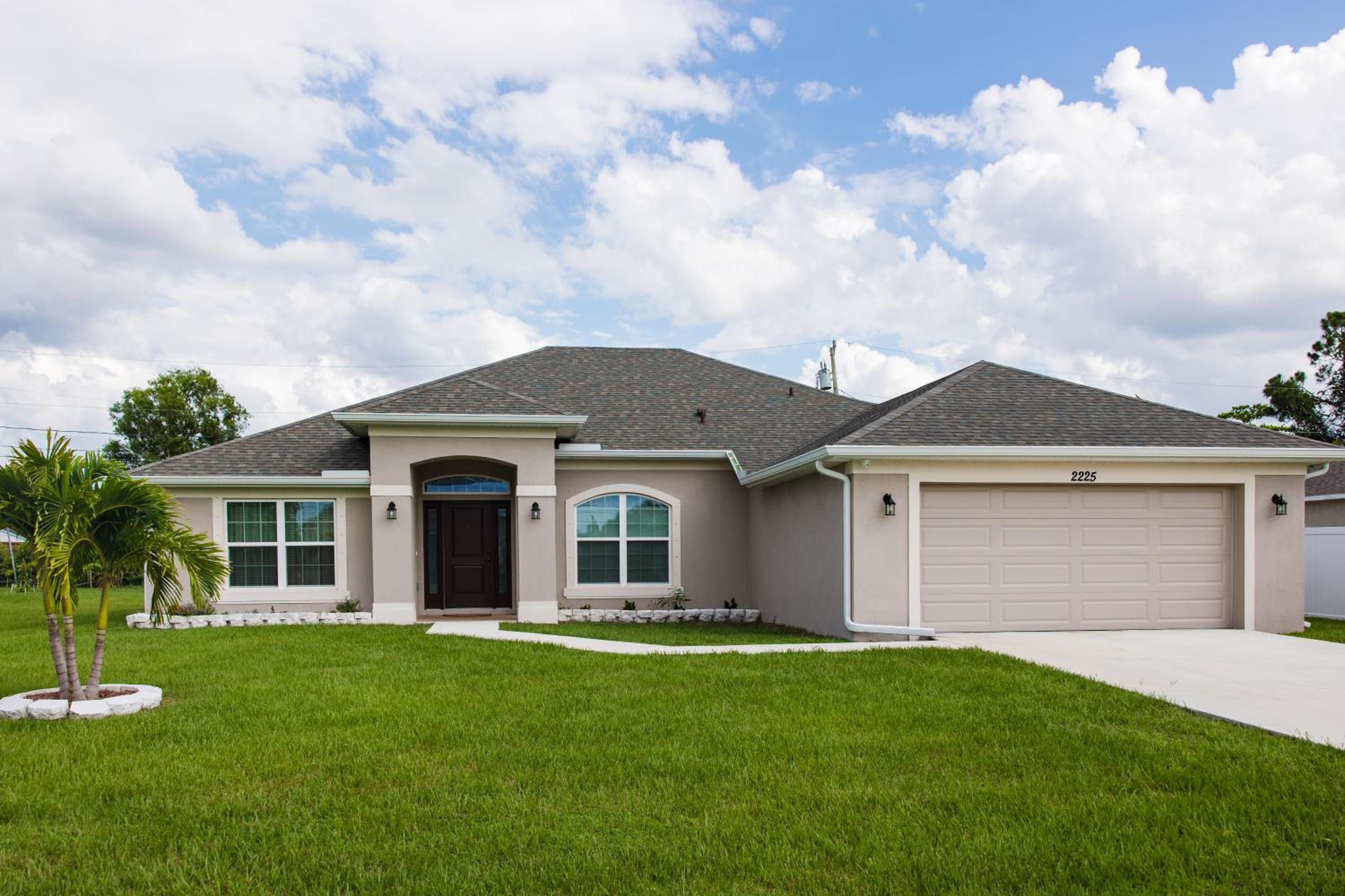Three-Bedroom House photo 1