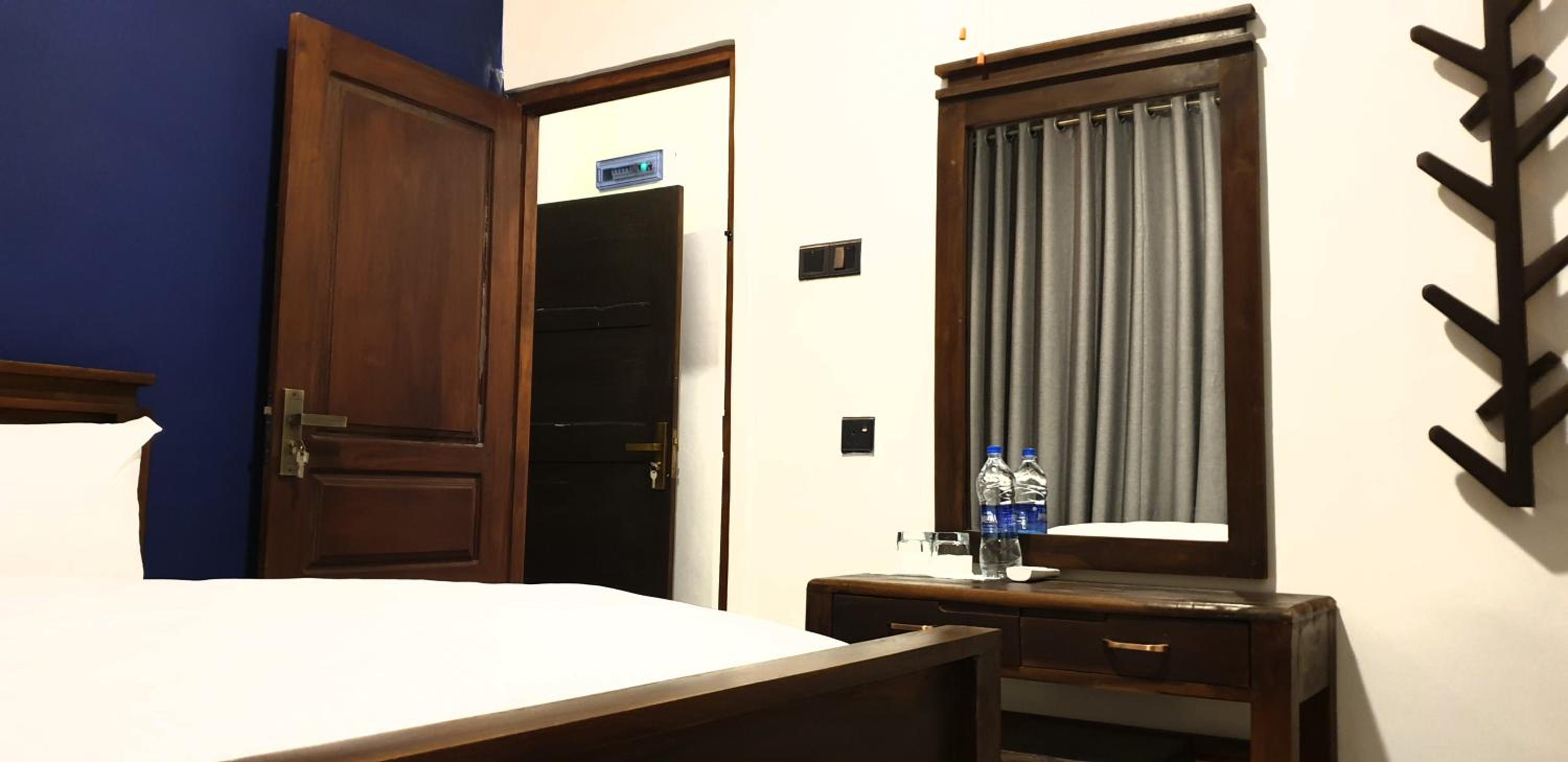 Budget Double Room - Photo 1