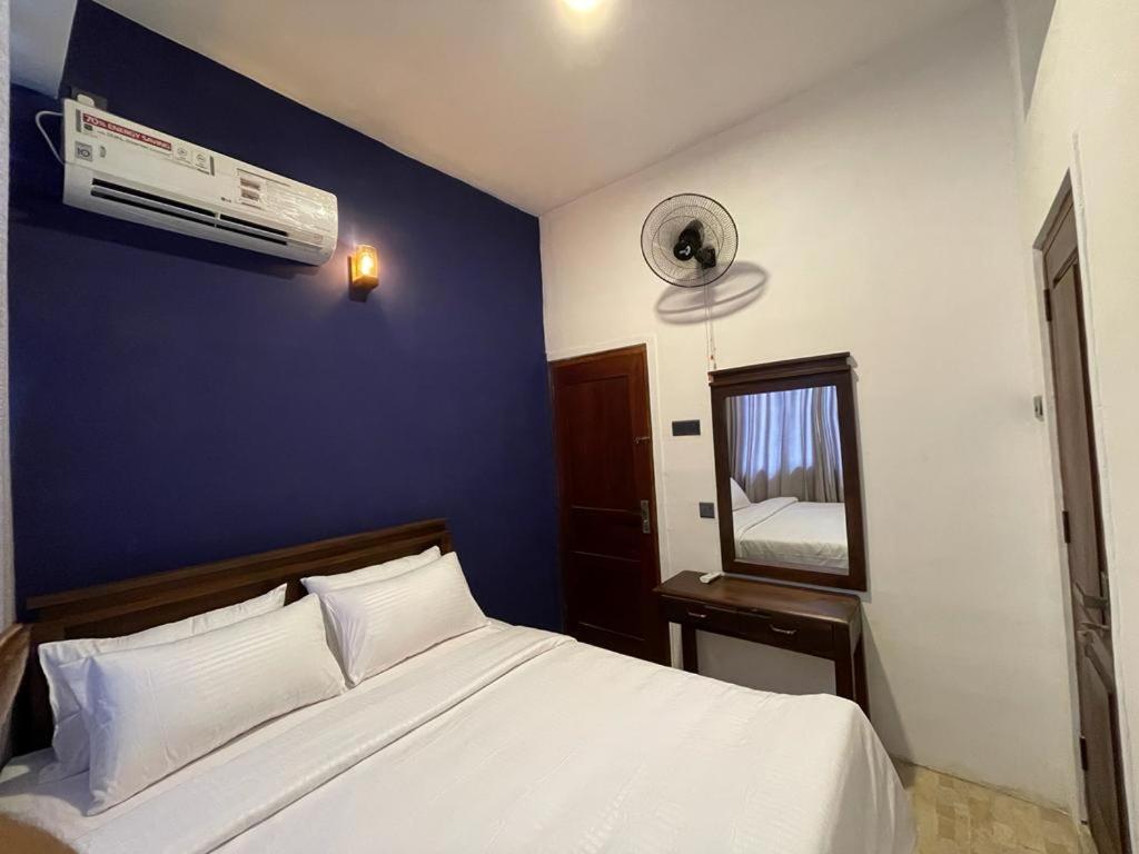 Budget Double Room - Photo 2