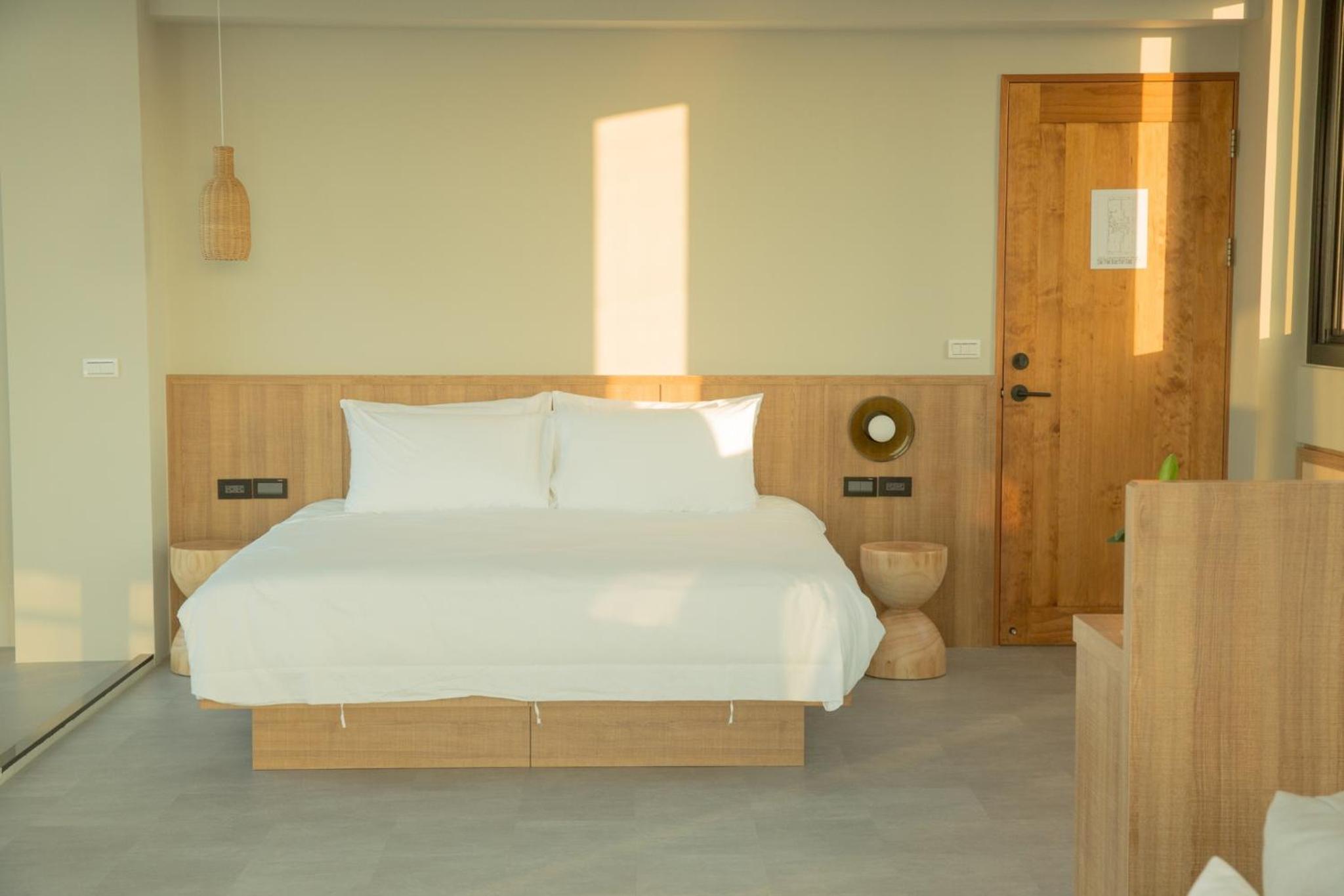 Deluxe Queen Room with Two Queen Beds photo 3