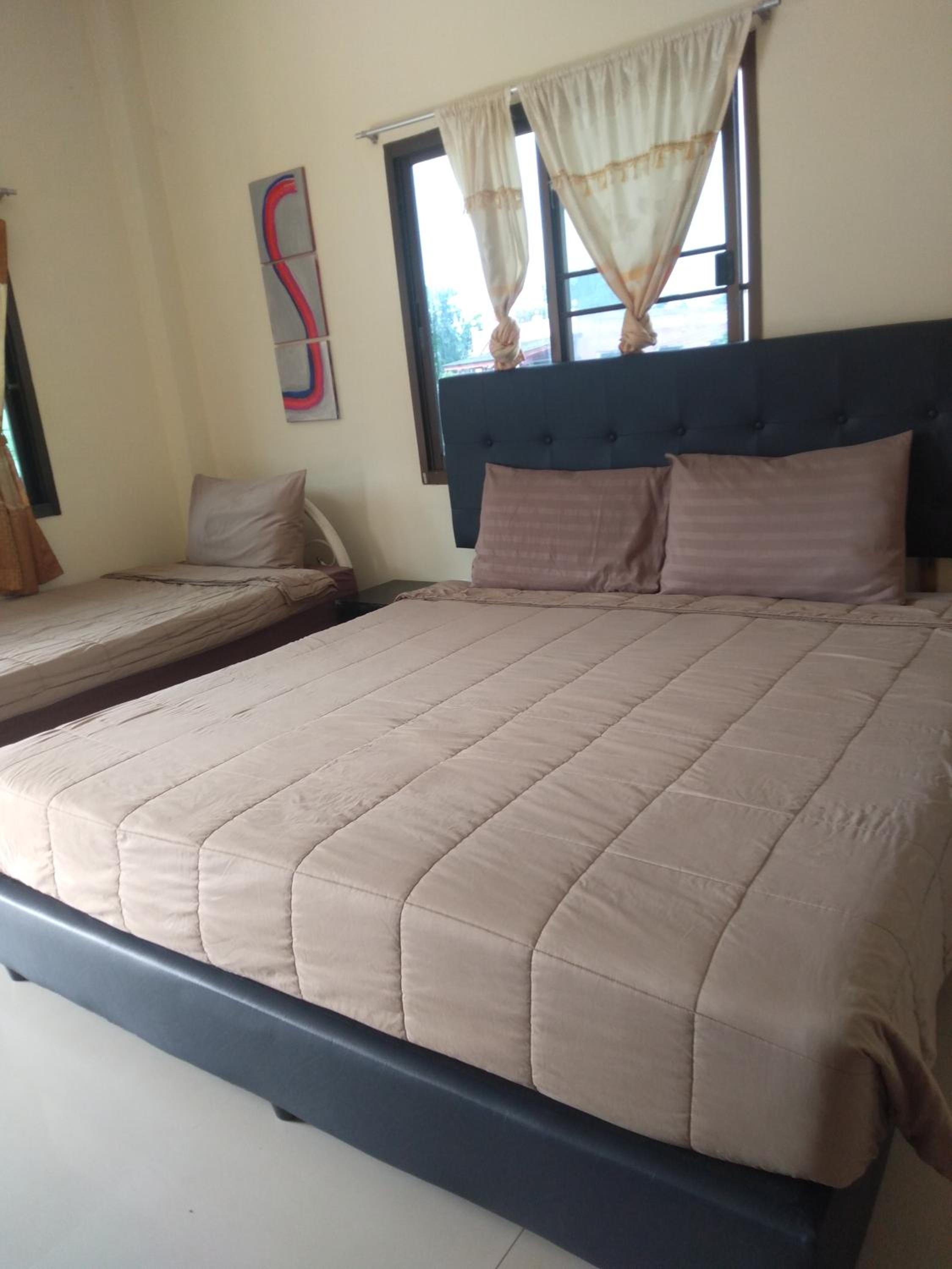 Quadruple Room - Photo 8