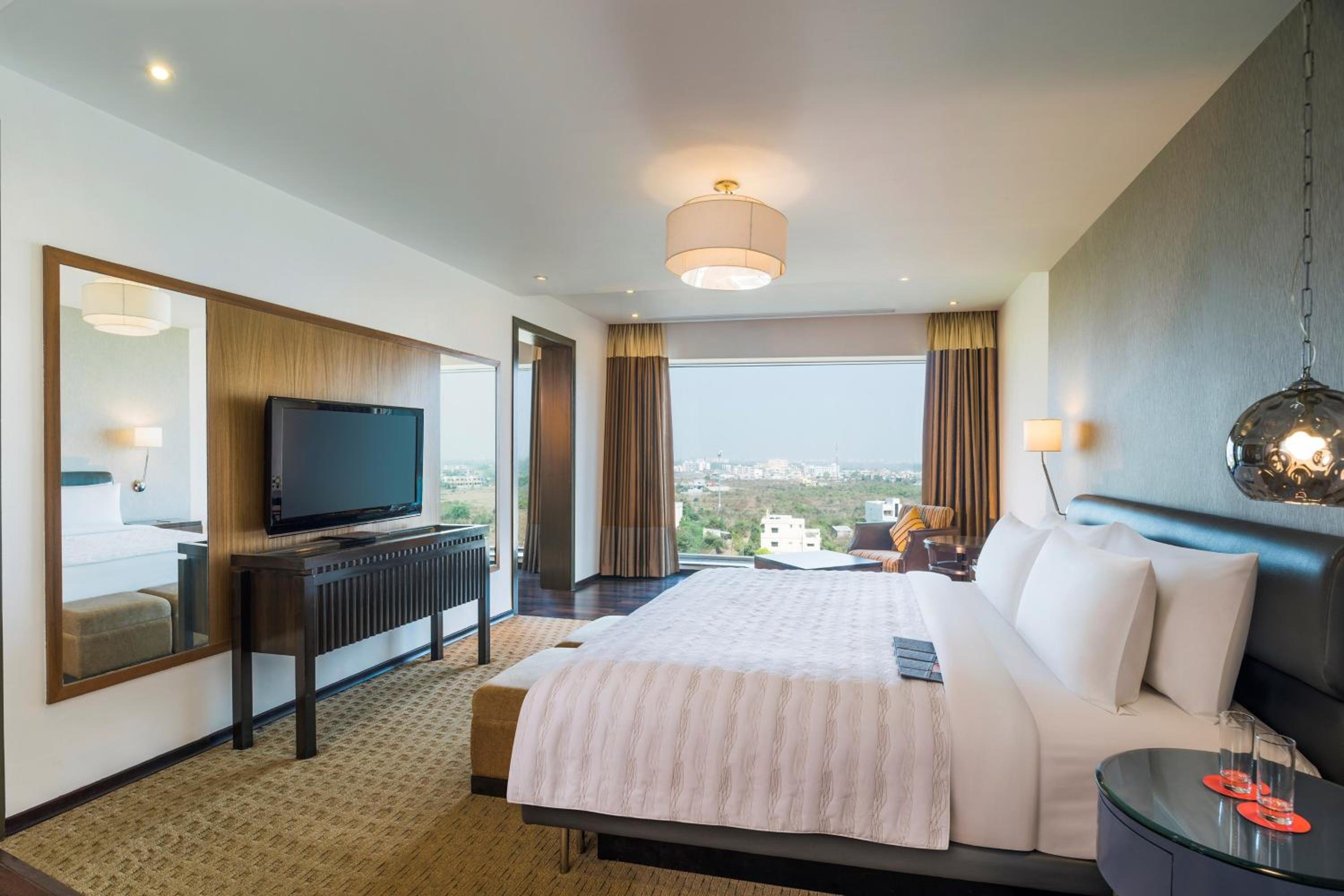 Presidential Suite with Club Lounge Access