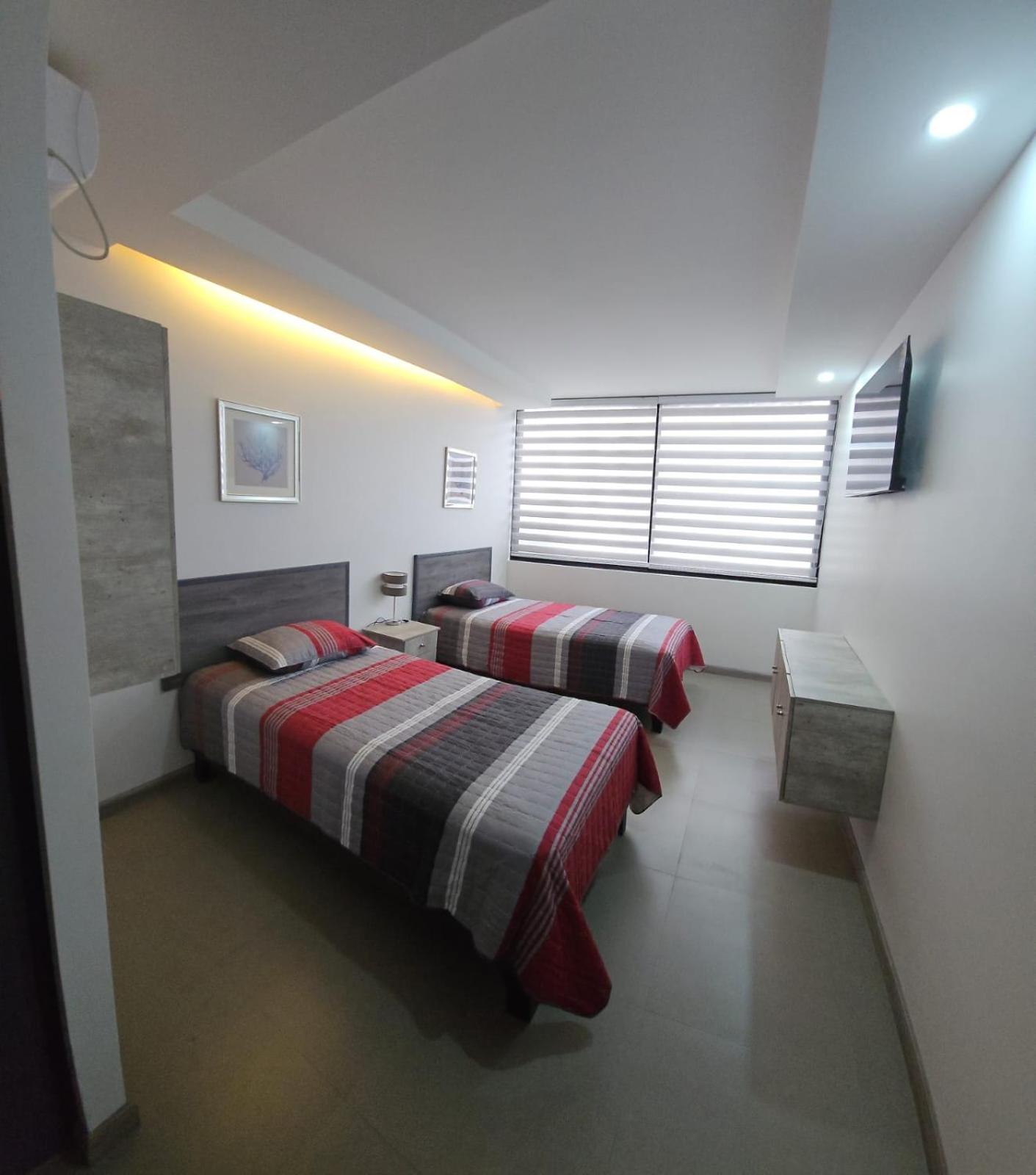 Quadruple Room with Private Bathroom photo 3