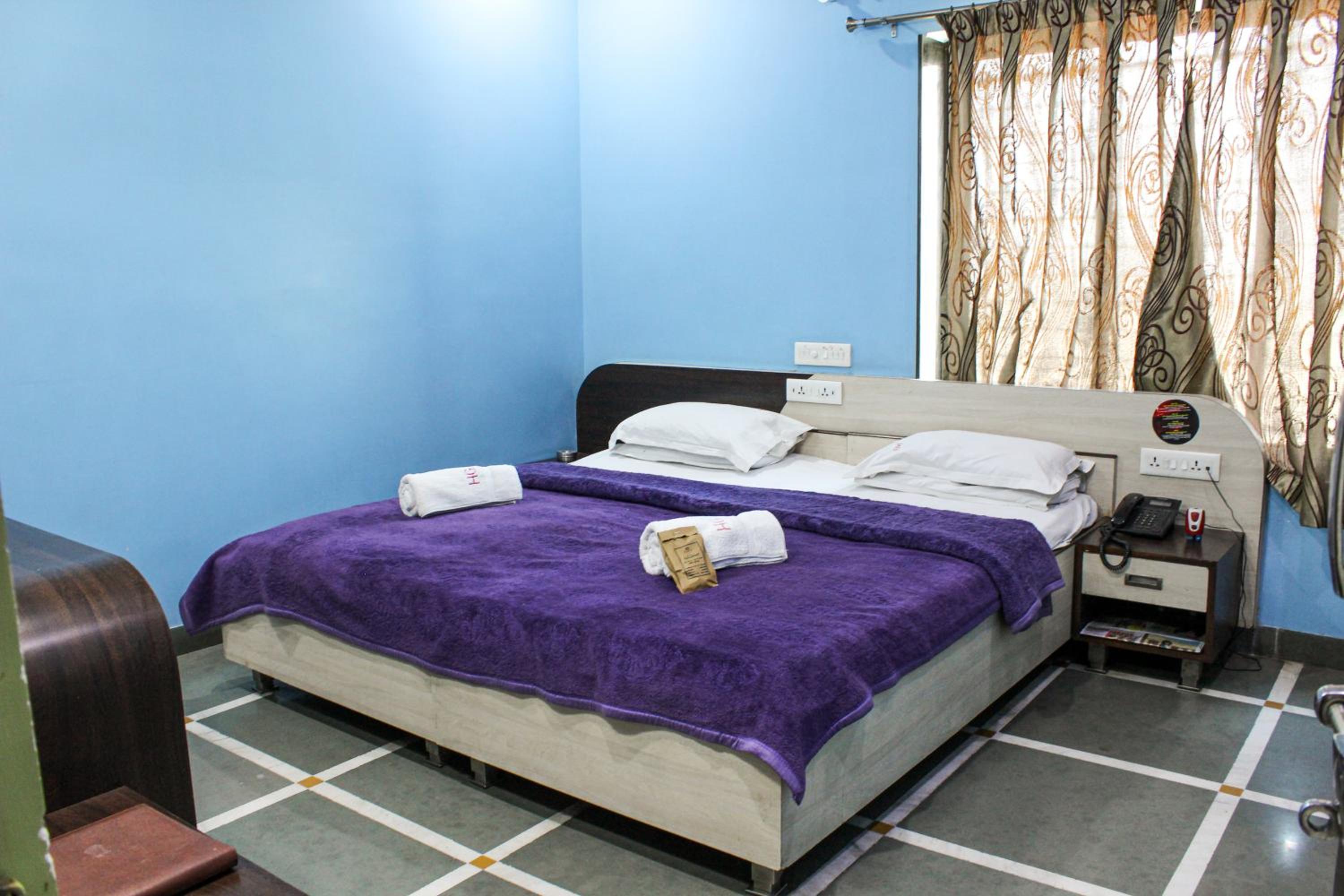 Deluxe Double Room with Fan photo 1