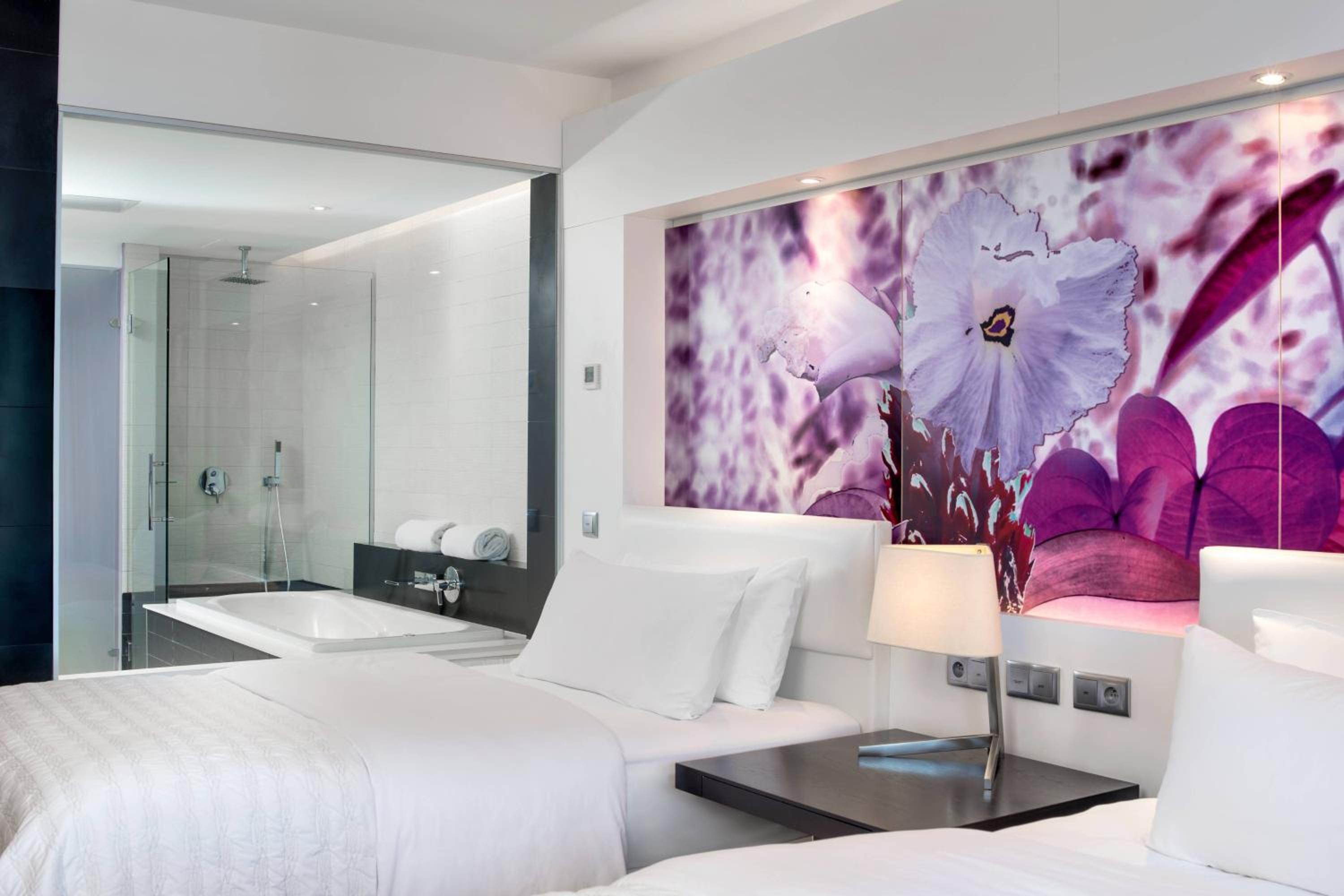 Guest Room, 2 Twins, Garden View, Balcony photo 3