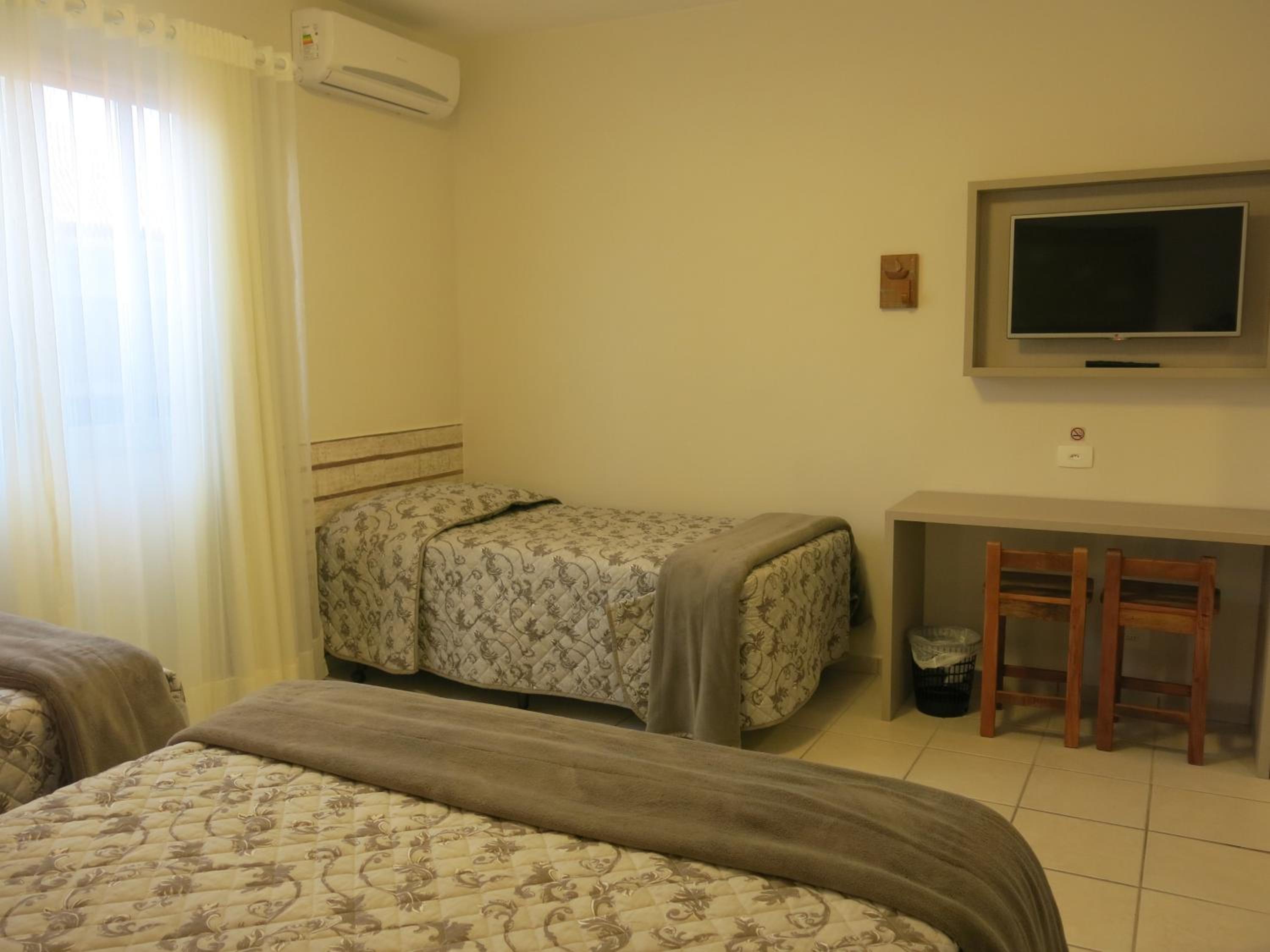 Standard Quadruple Room - Photo 6