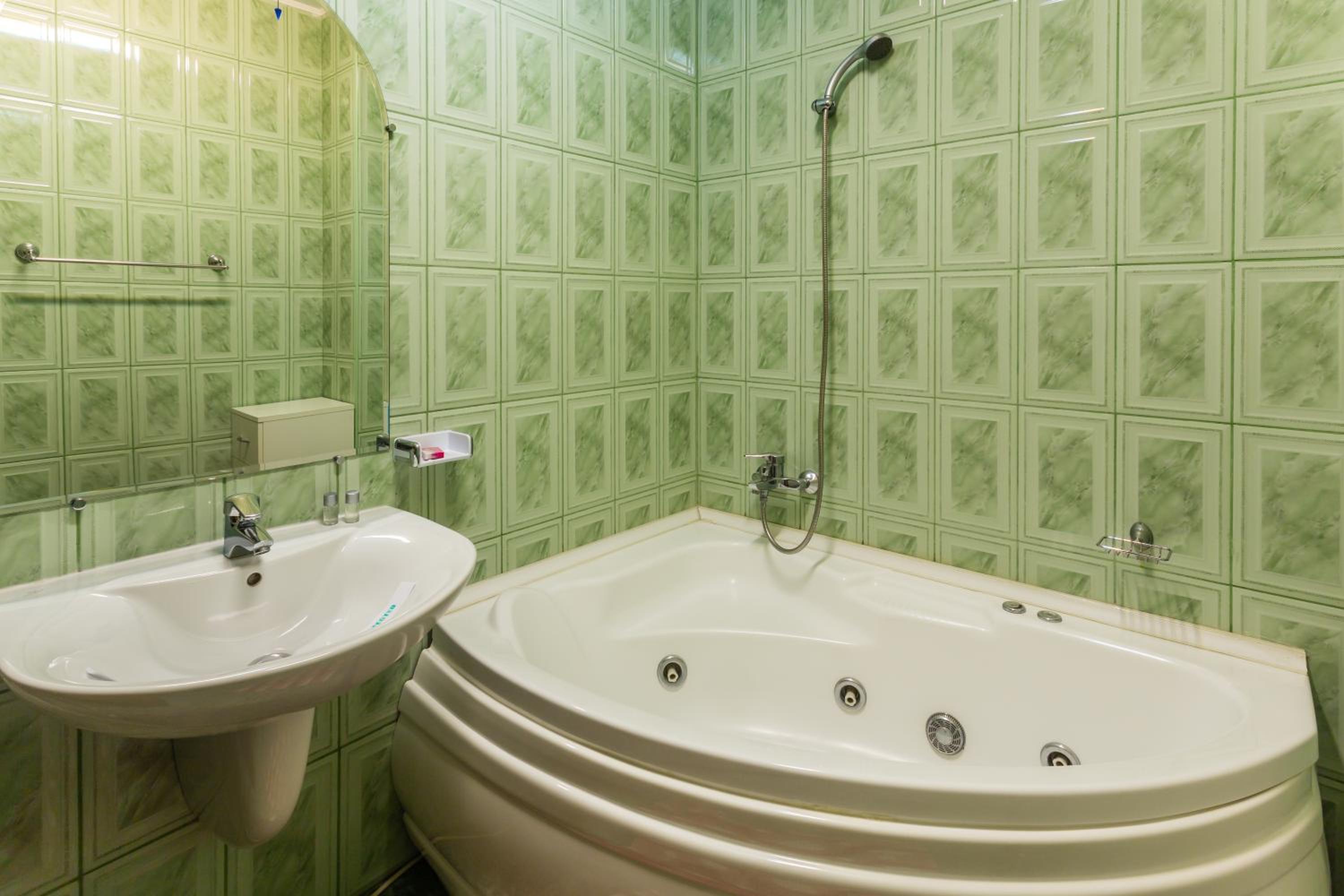 One-Bedroom Suite - Photo 22