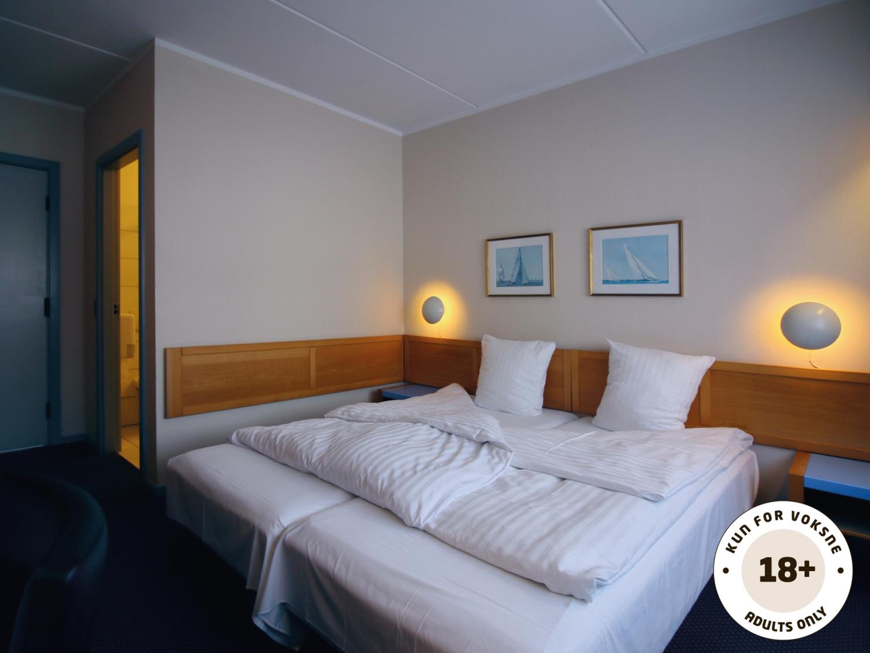 Double or Twin Room photo 3