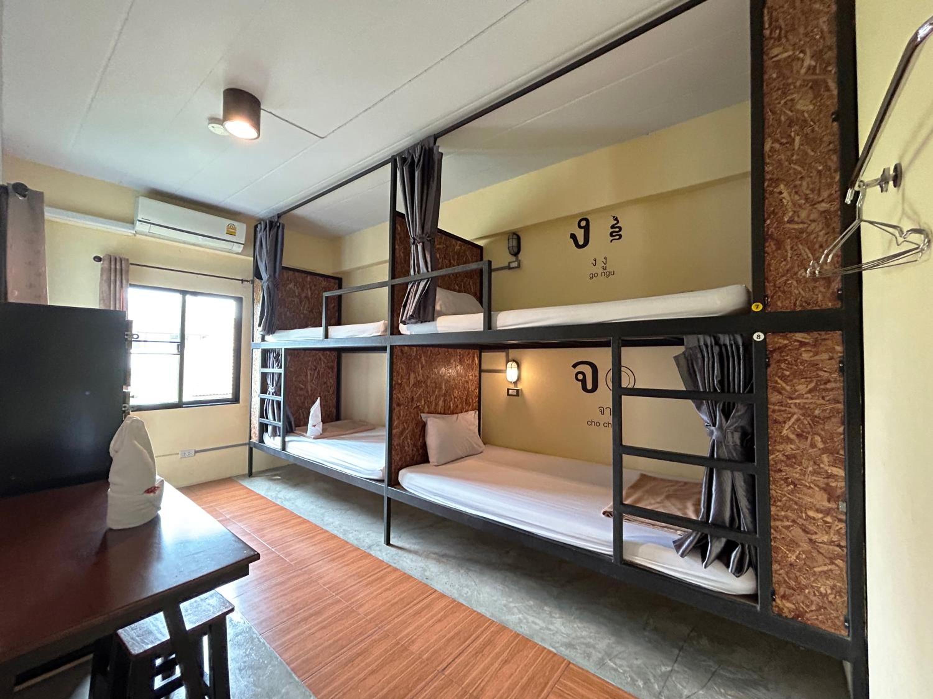 Private 4-Bed with Bathroom photo 2