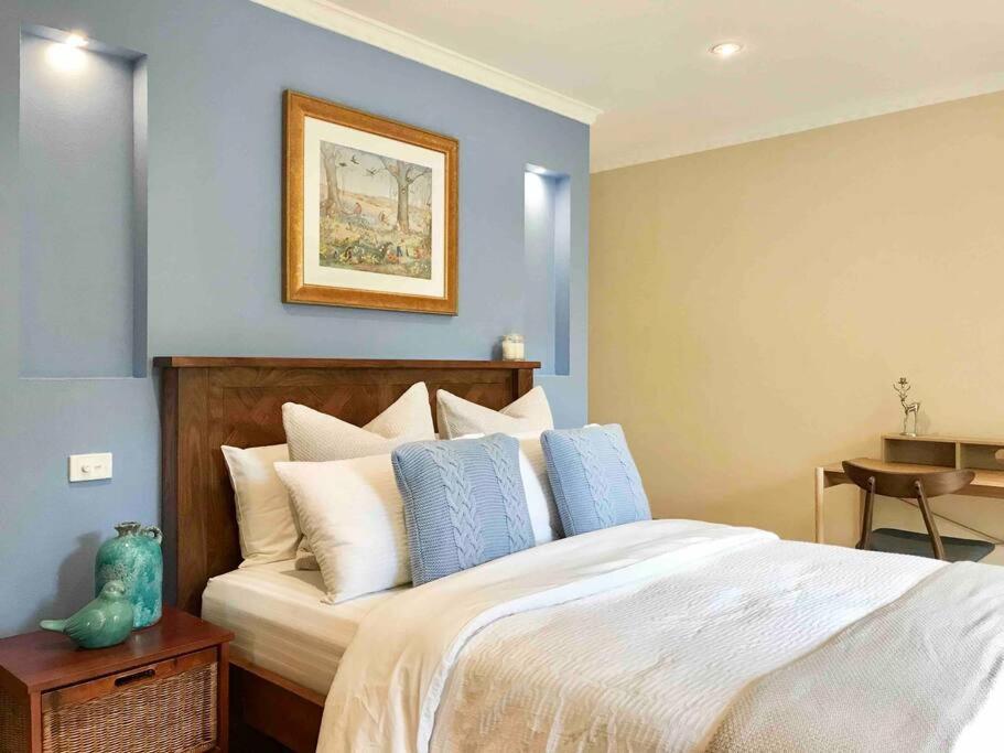 One-Bedroom House photo 1
