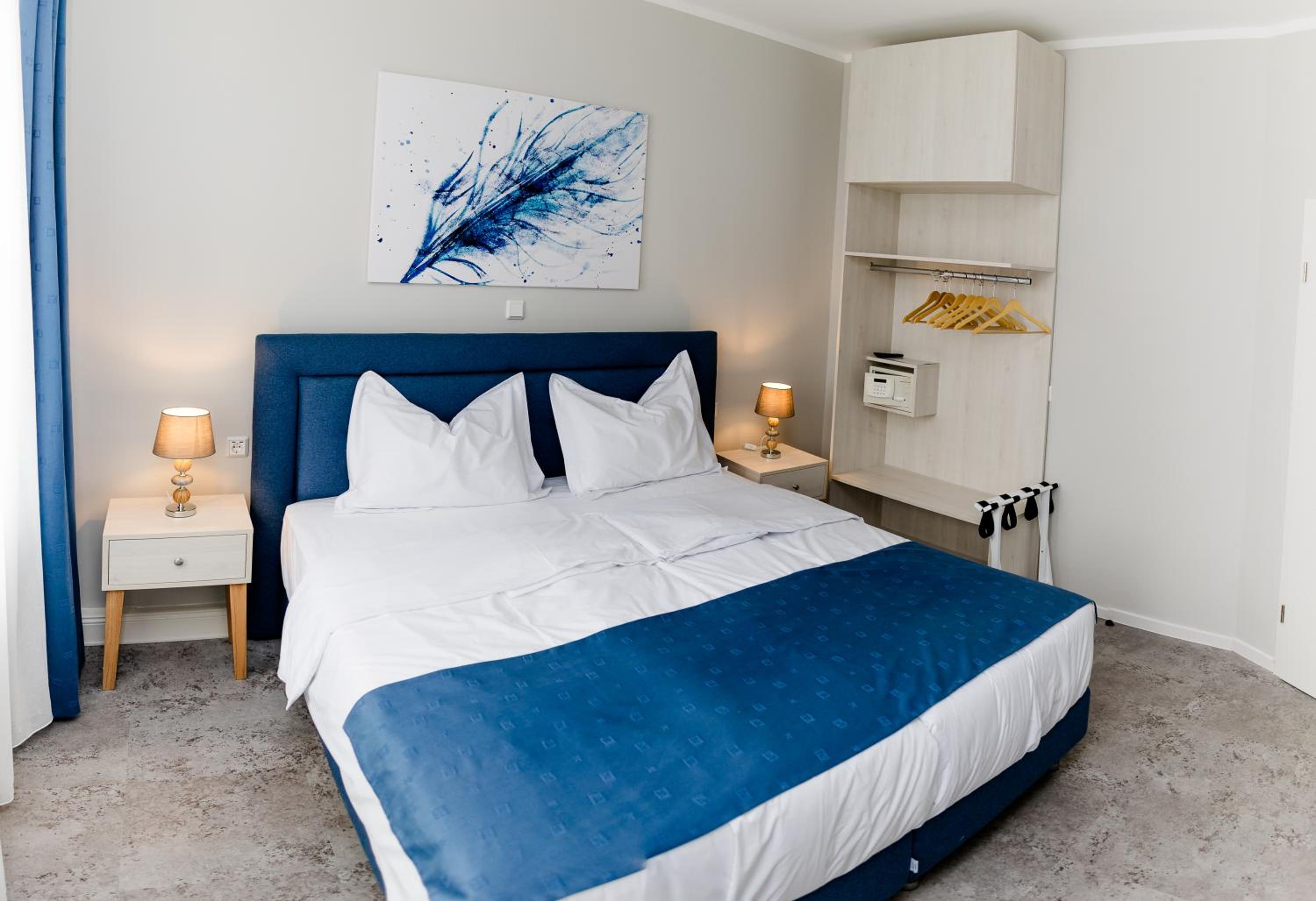 Deluxe Double or Twin Room with City View photo 2