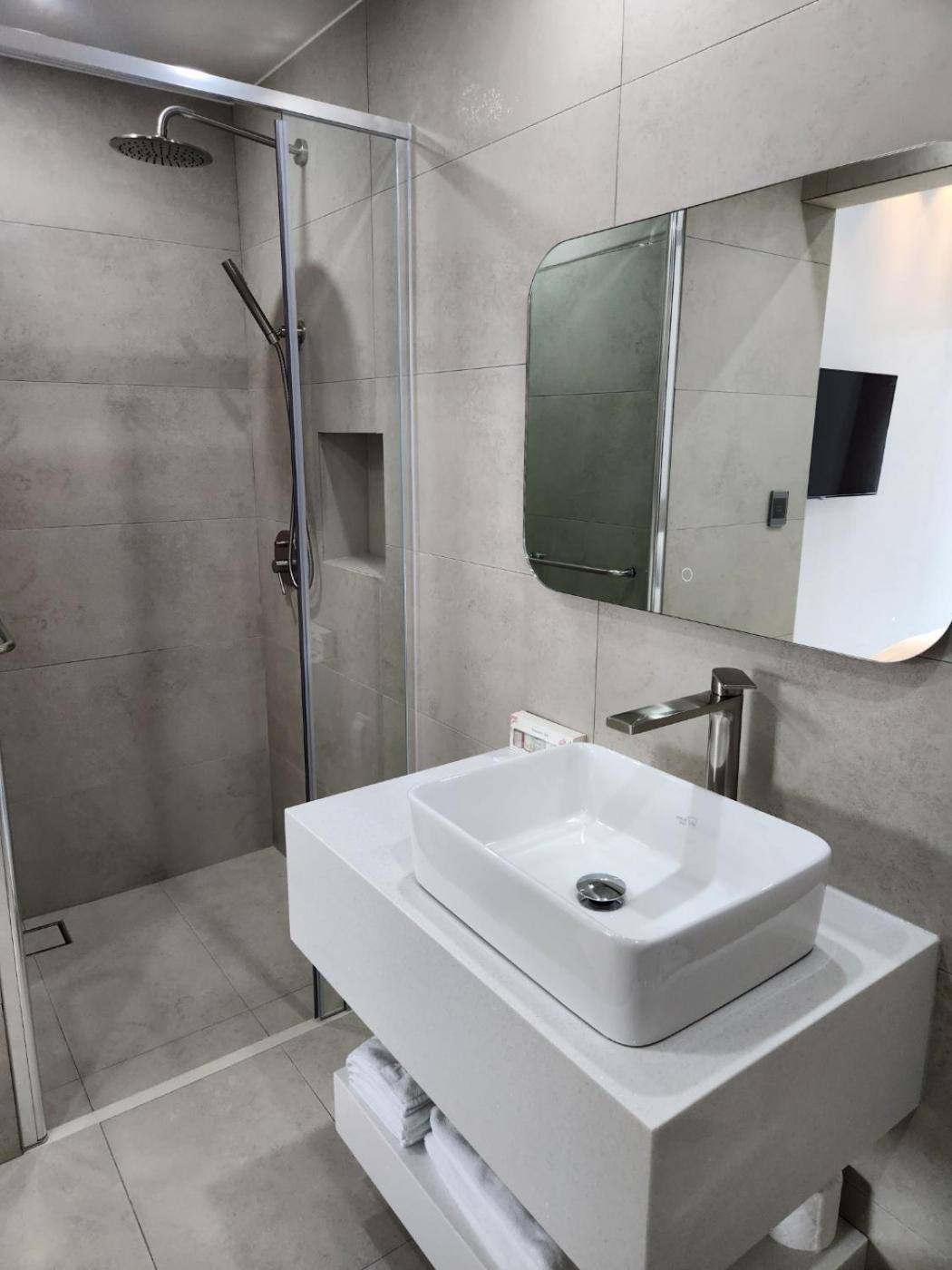 Deluxe Suite with Sea View photo 2