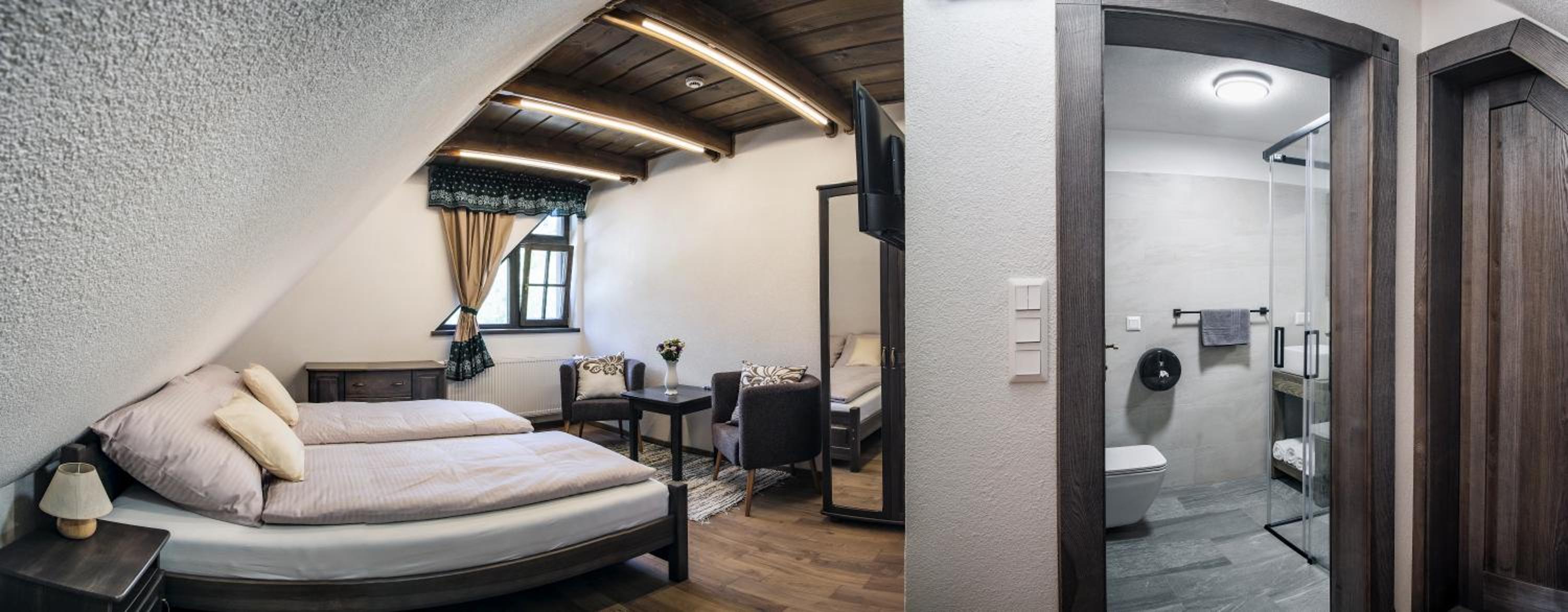 Twin Room with Bathroom - Photo 6