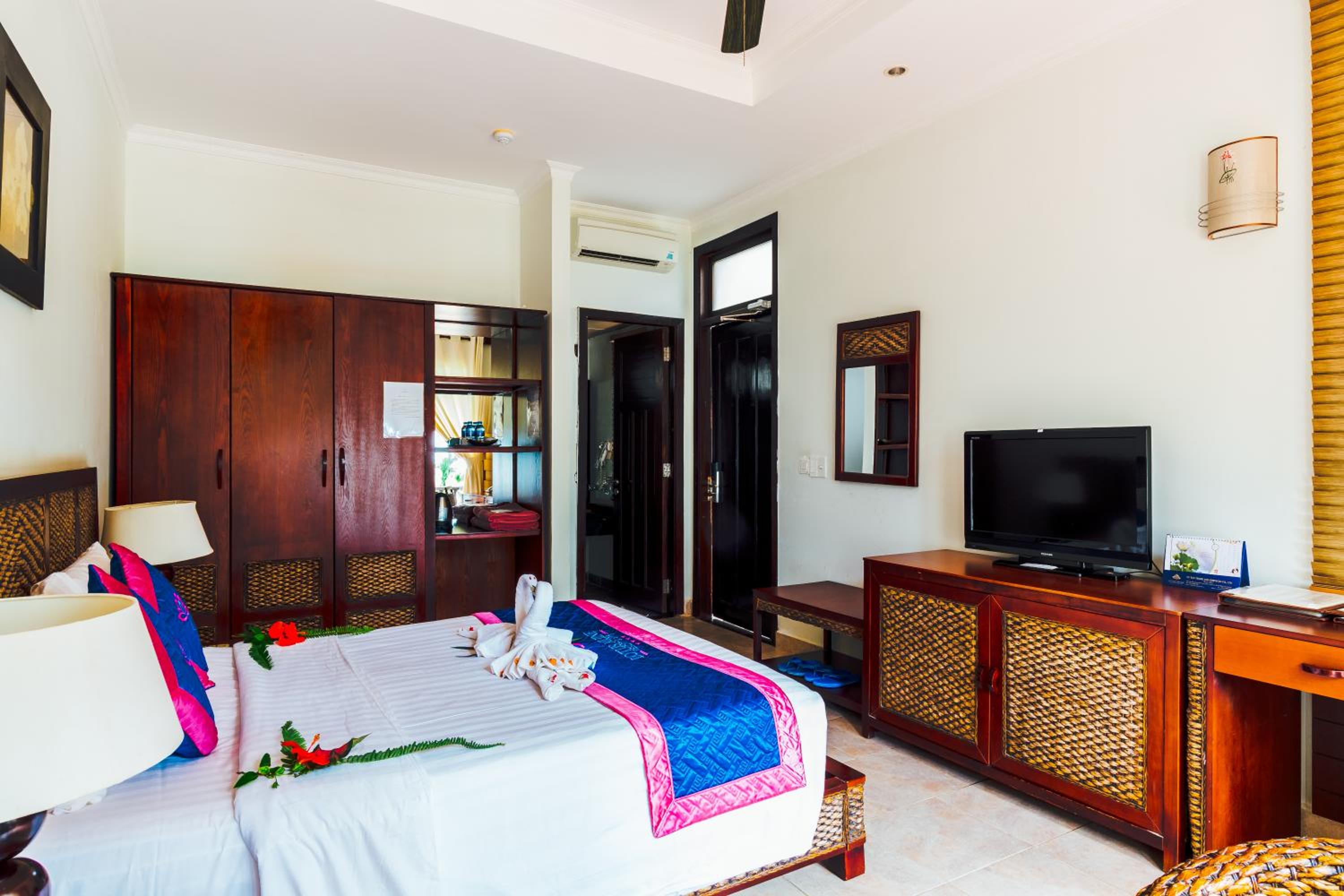 Bungalow with Ocean View photo 2