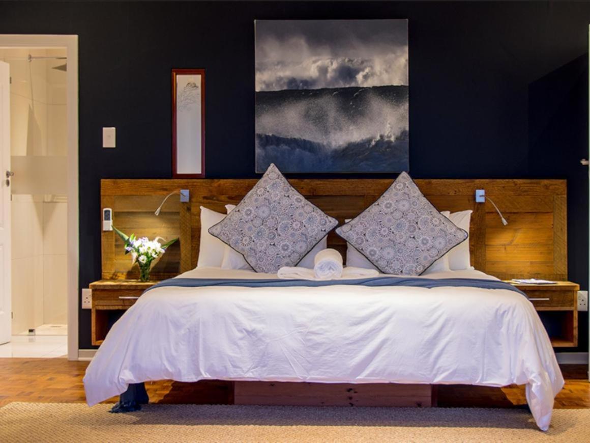 Standard King Room photo 1