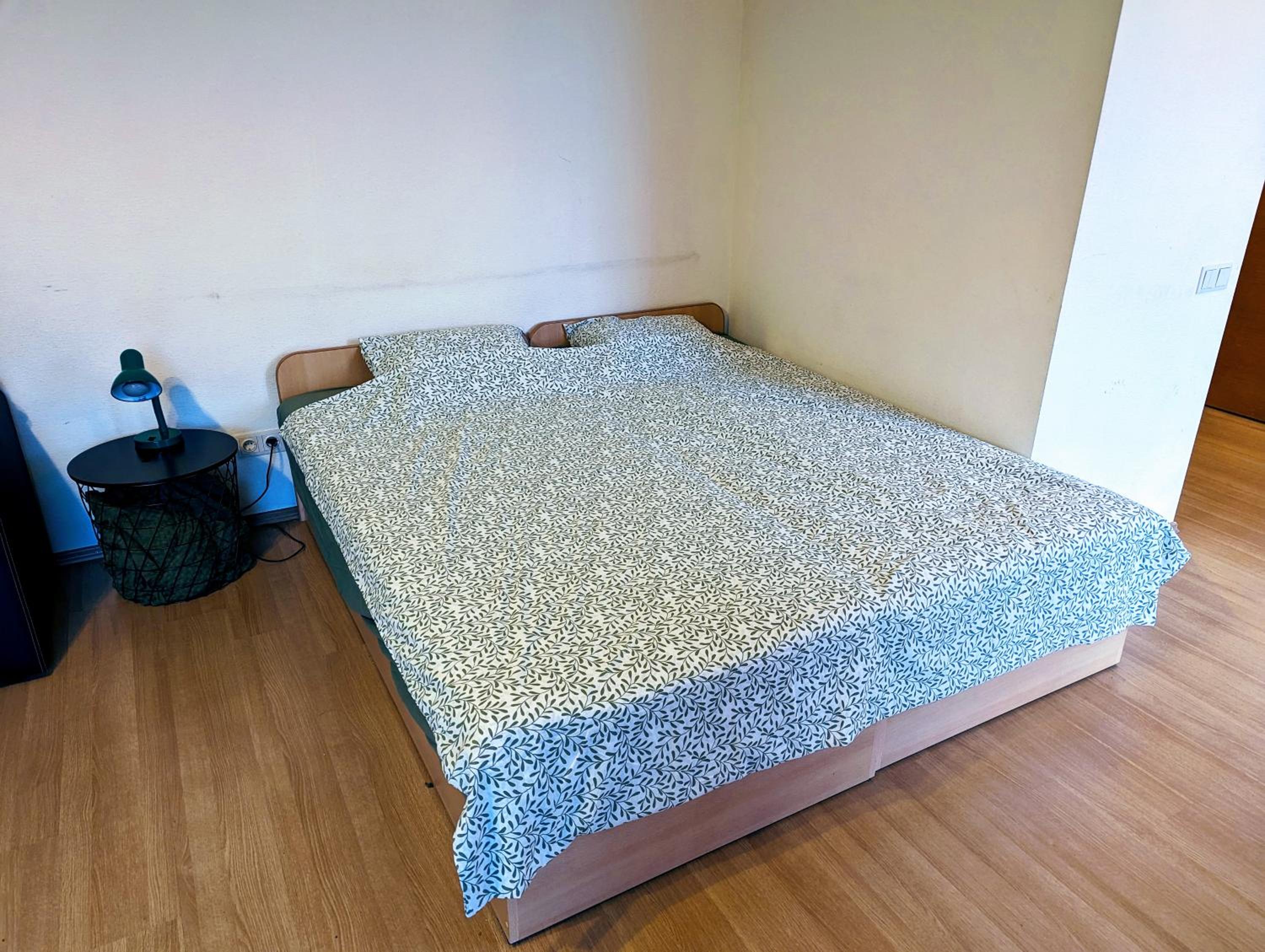 One-Bedroom Apartment photo 1