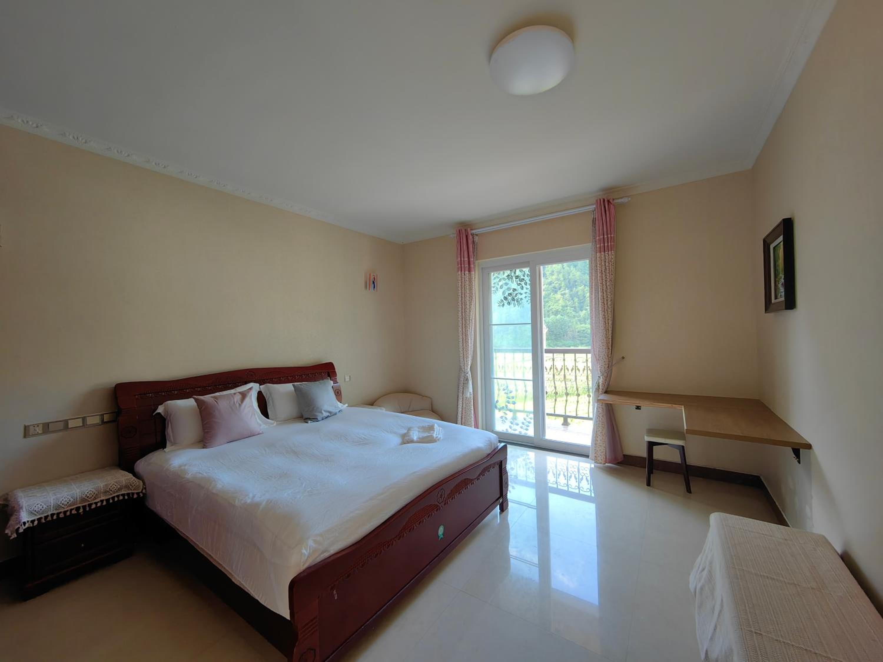 Double Room With Private Bathroom photo 1