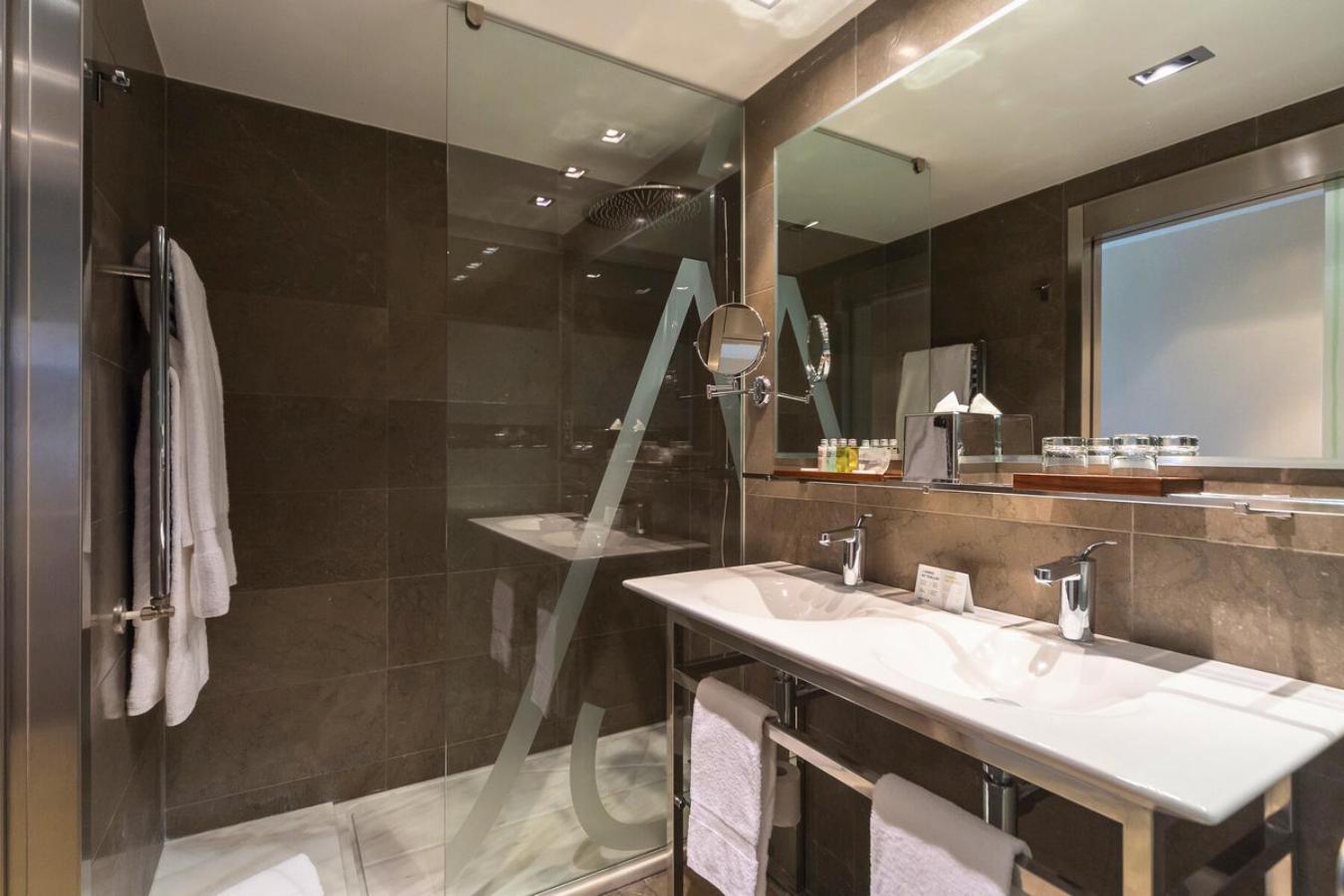 Gran Astur Suite With Spa photo 2