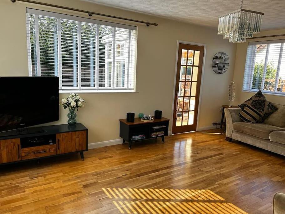 Four-Bedroom House photo 2