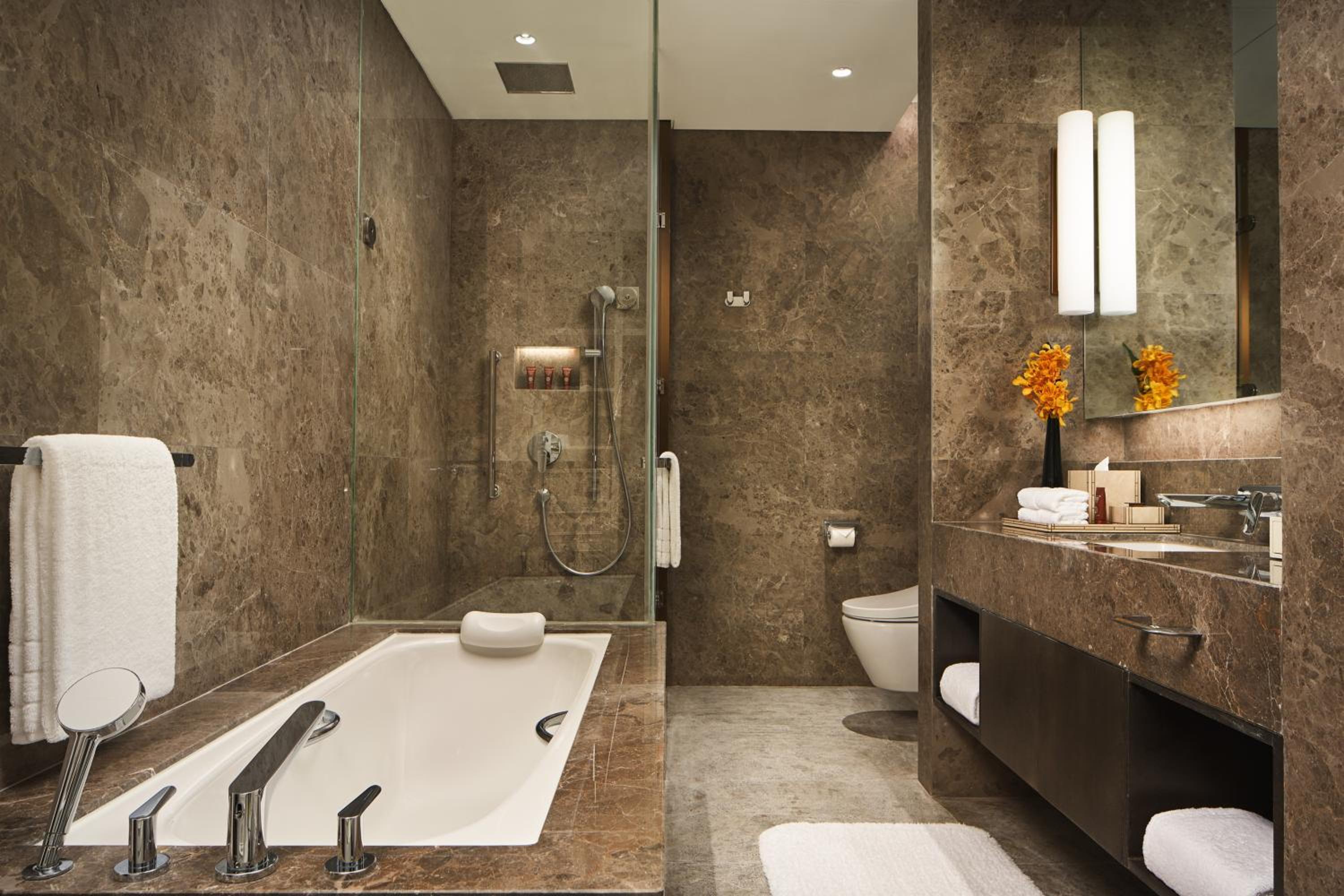 One-Bedroom King Residence - Photo 2