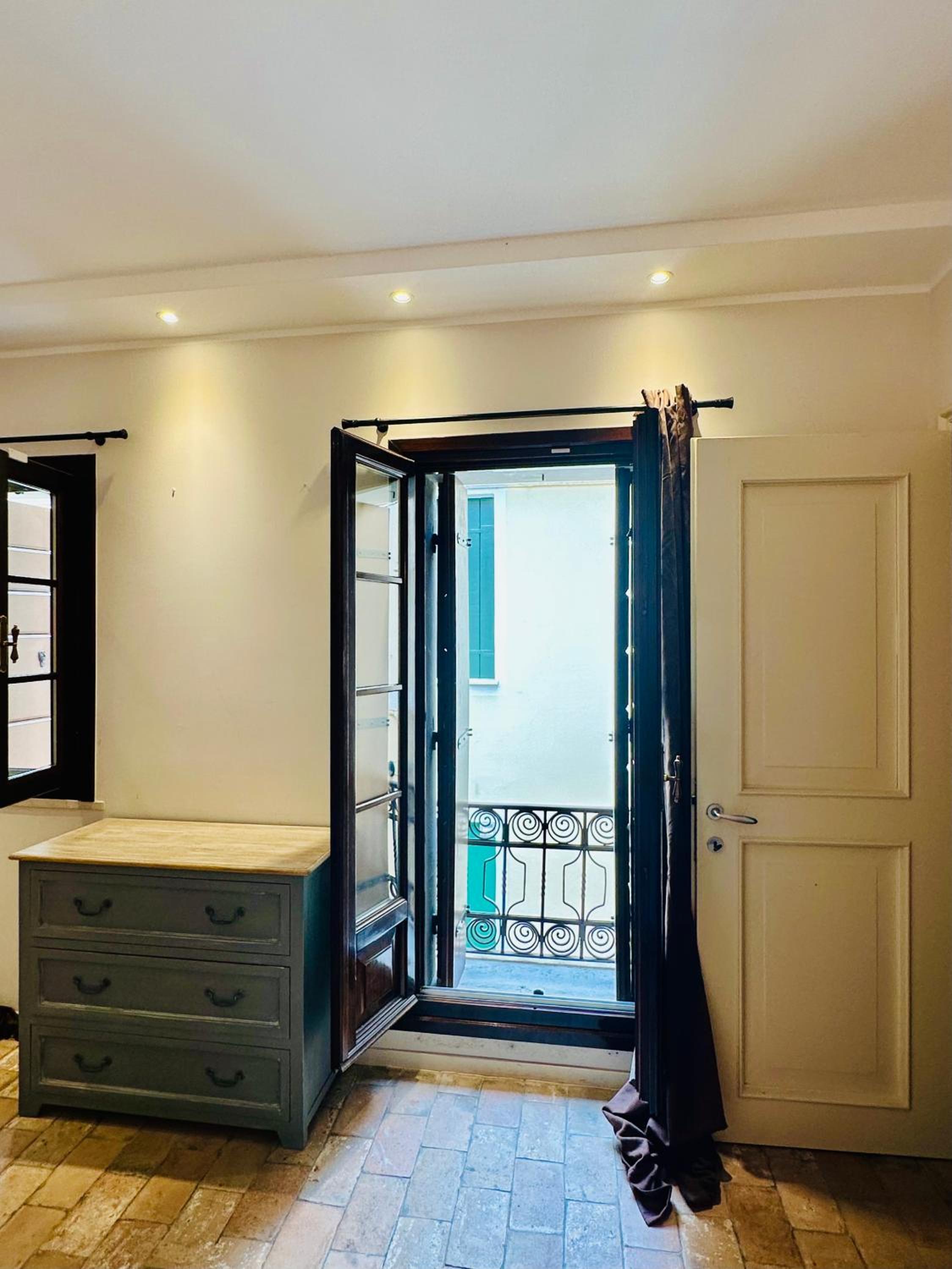 One-Bedroom Apartment - Photo 30