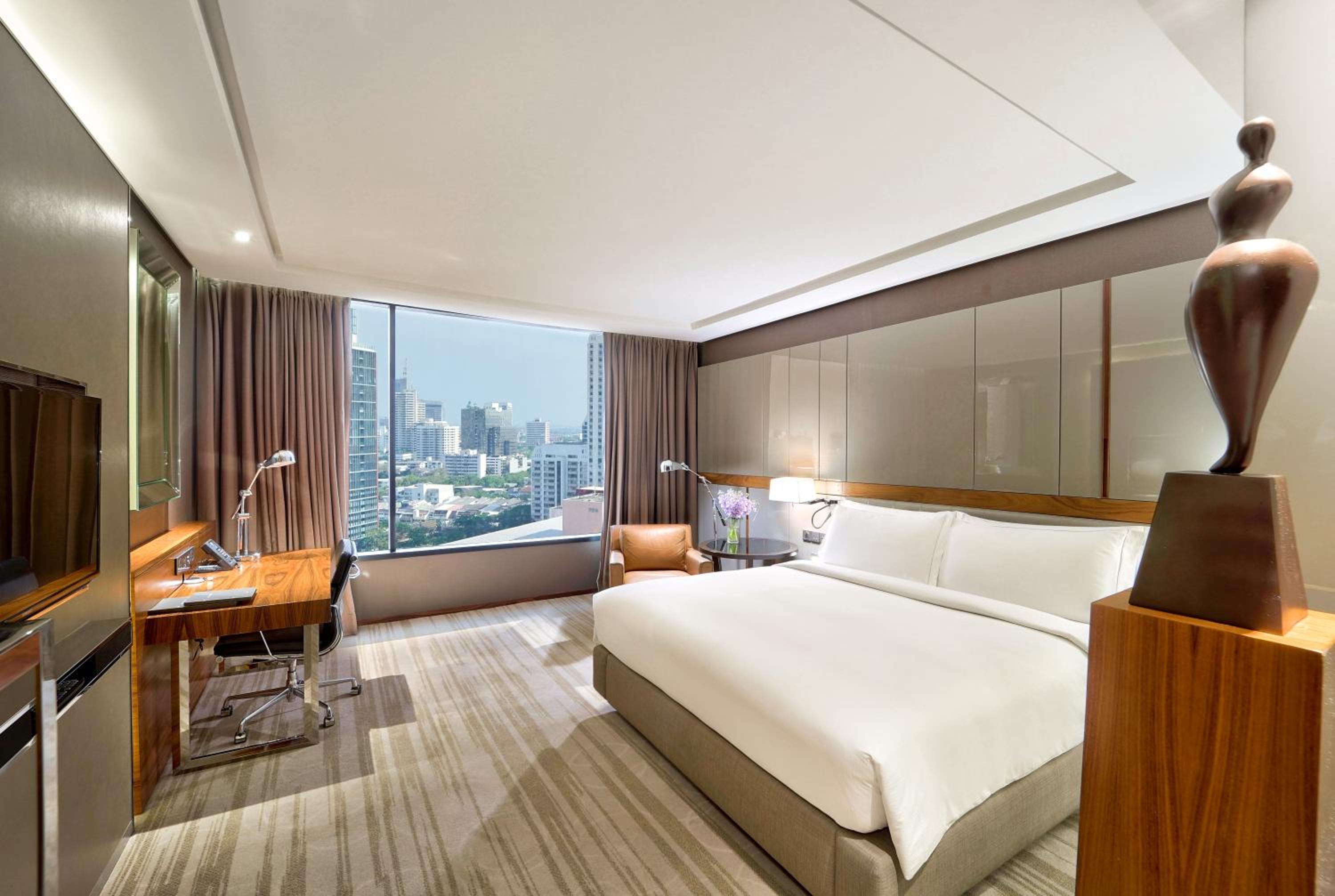 Premium Deluxe King Room photo 3