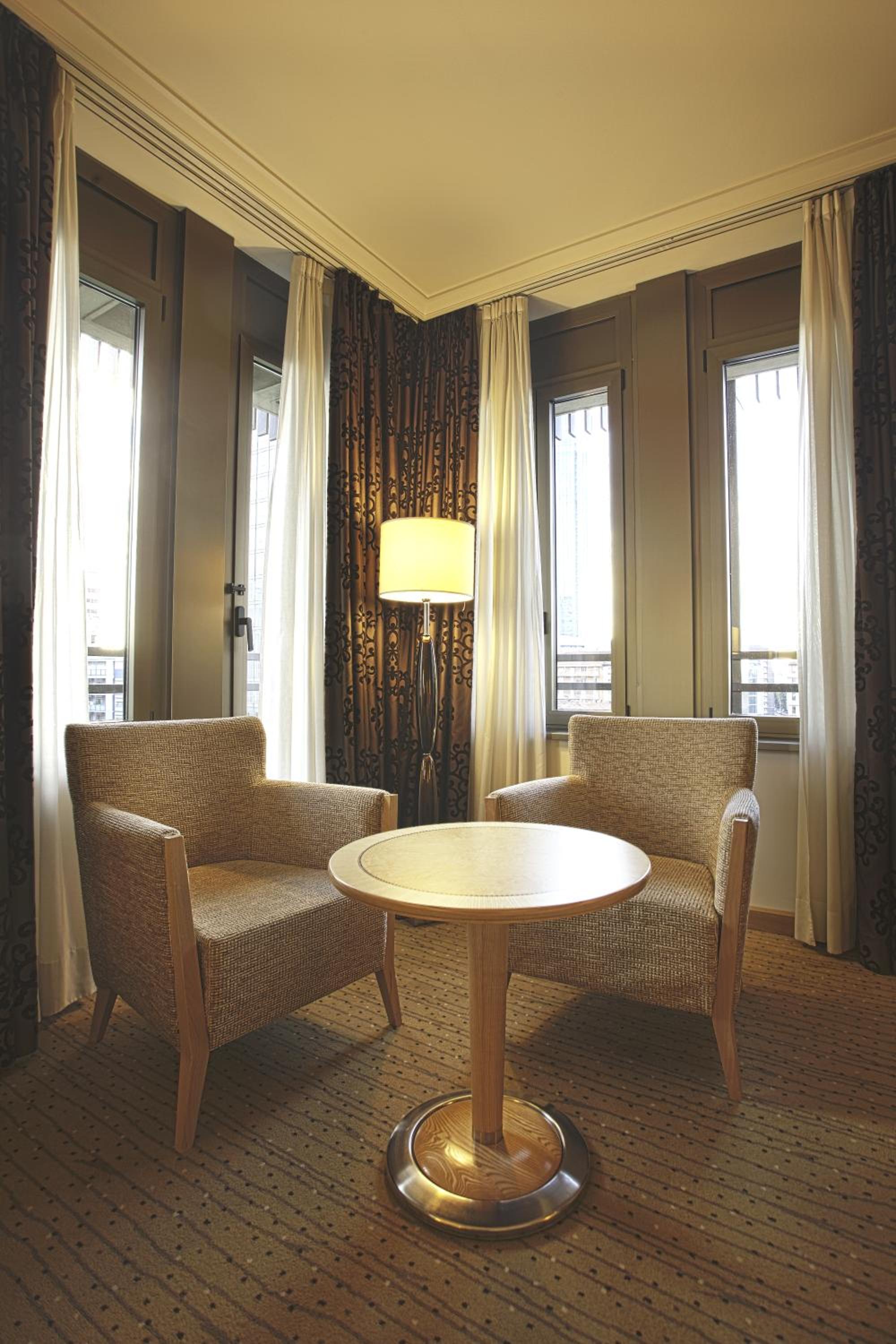 Deluxe Queen Room