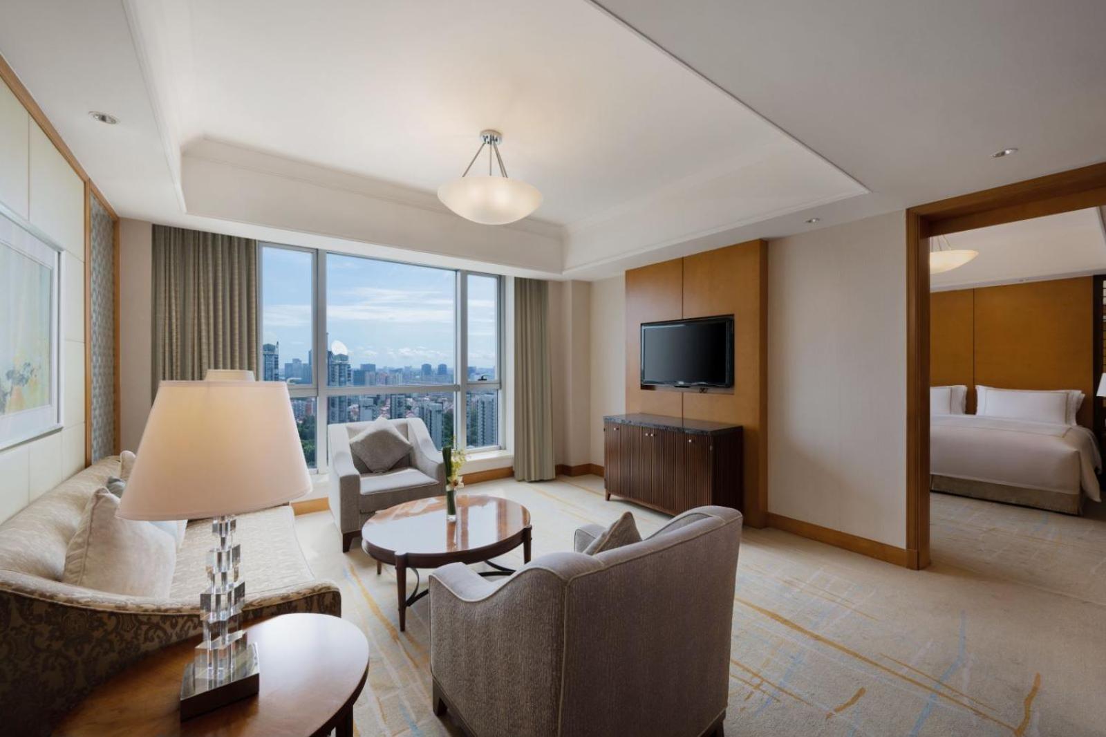 Deluxe King Suite