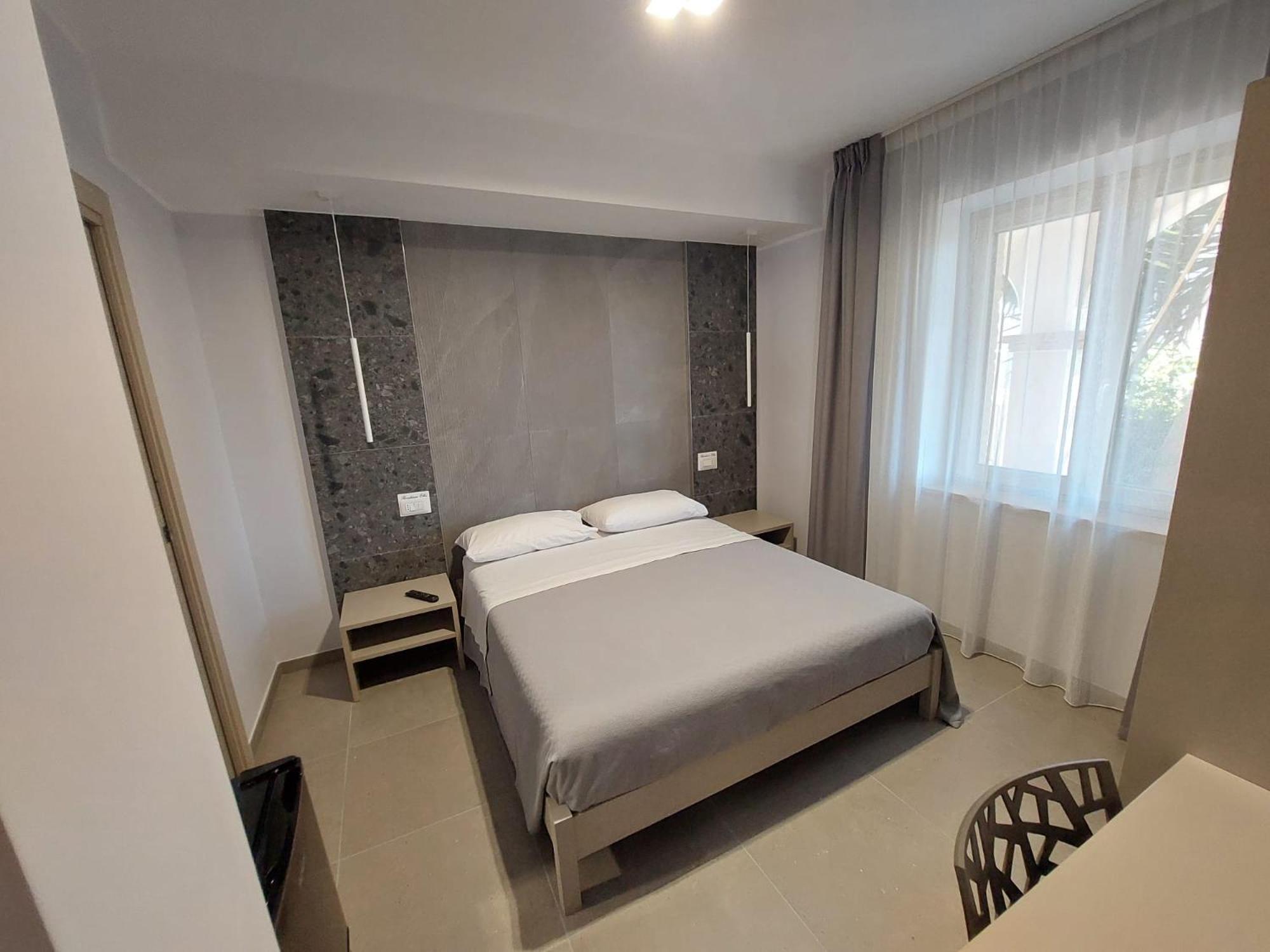 Small Double Room photo 1