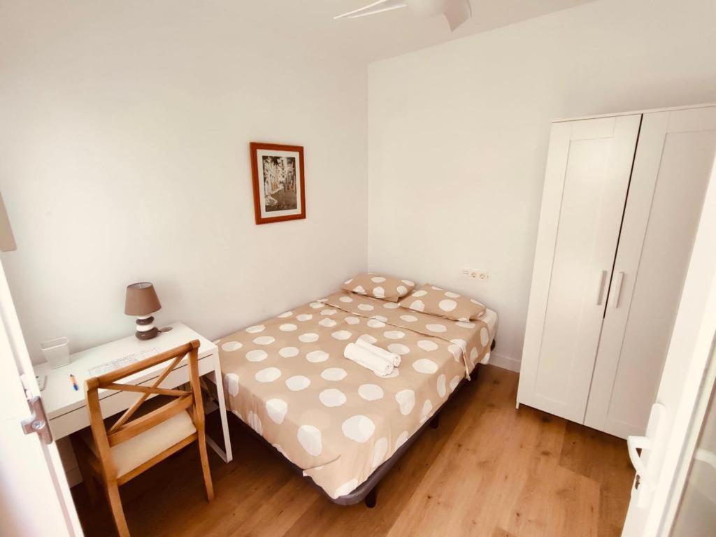 Double Room with Private Bathroom photo 2