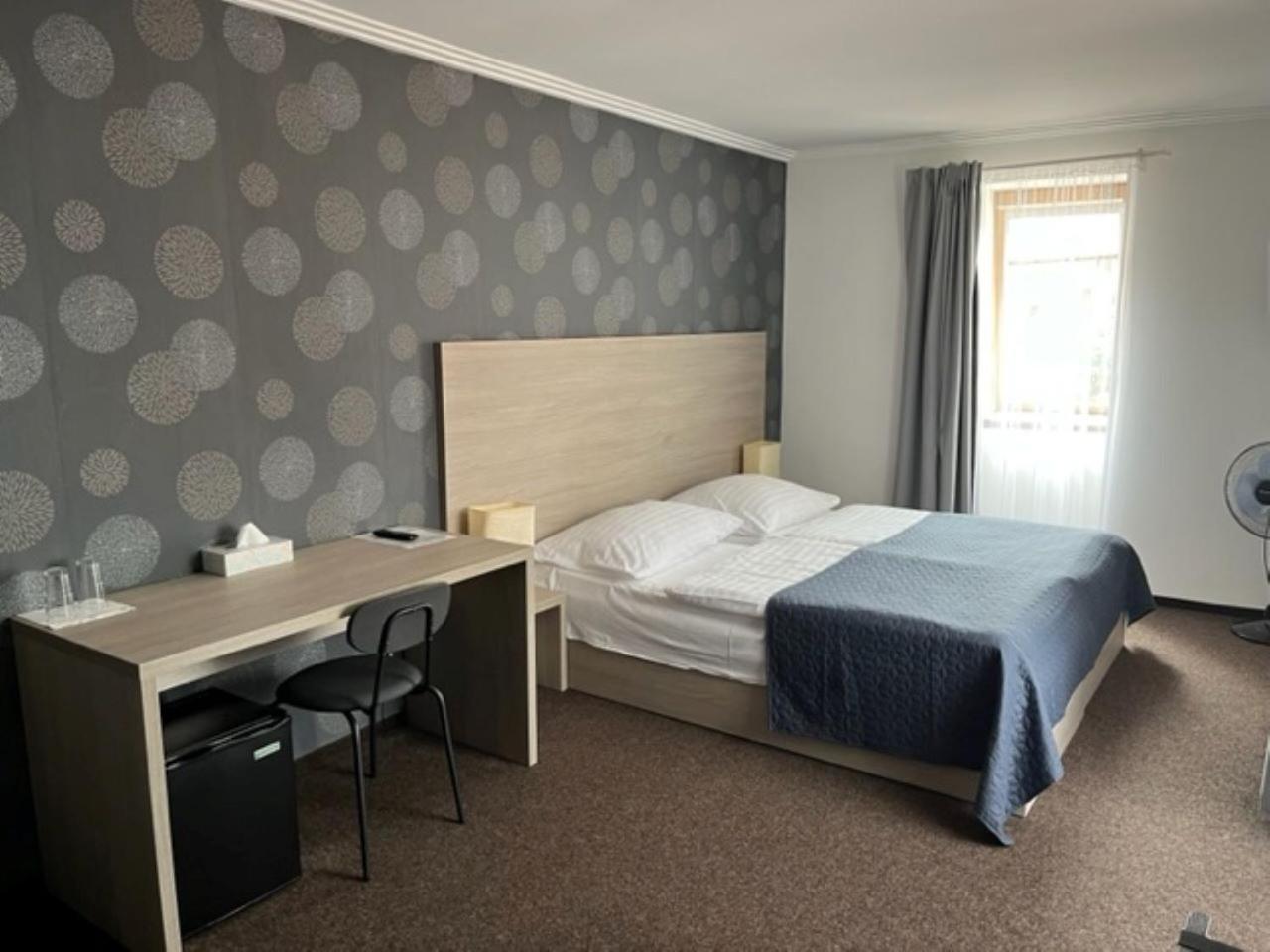 Double or Twin Room - Photo 6