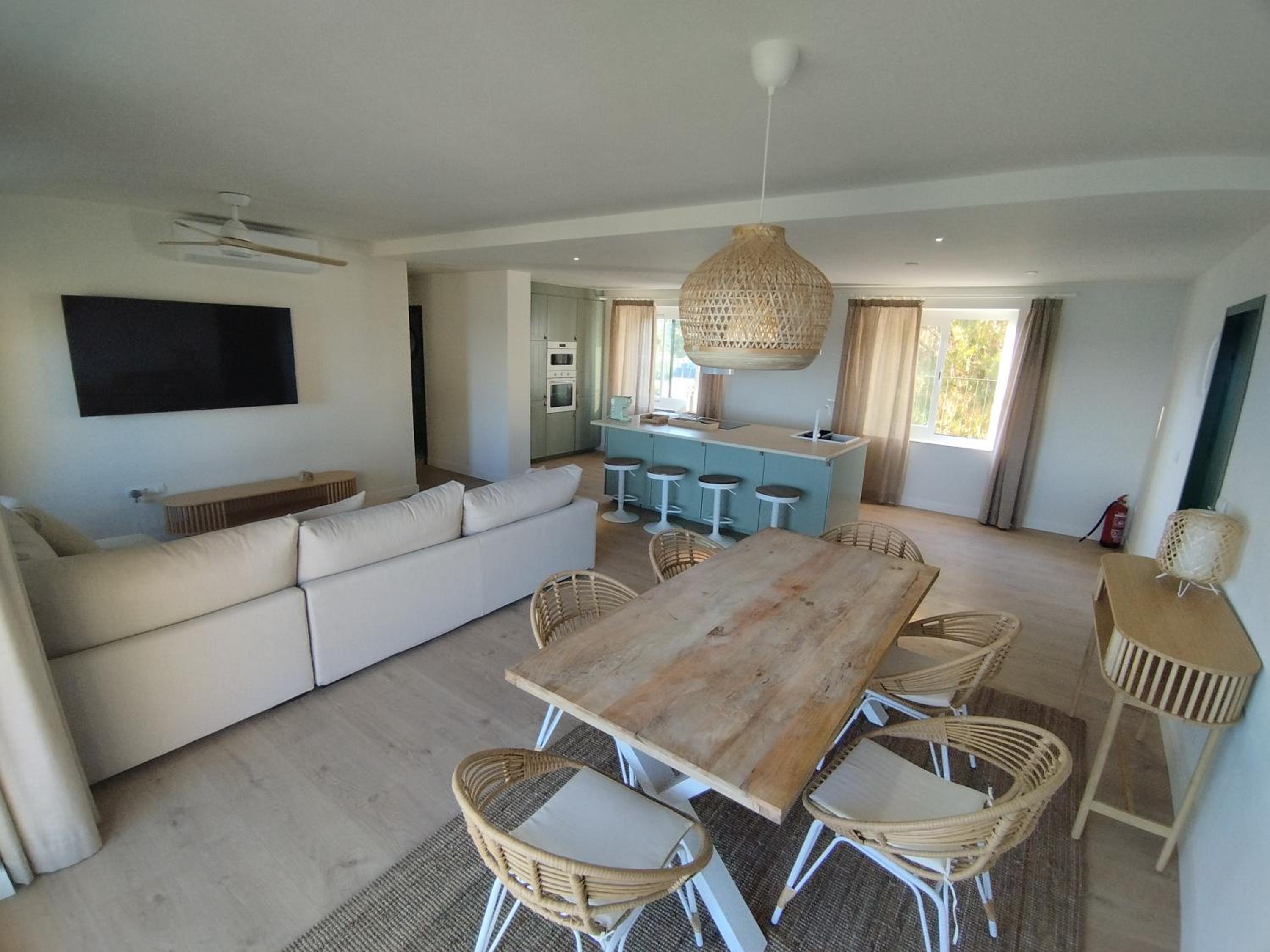 Three-Bedroom Apartment - Photo 11