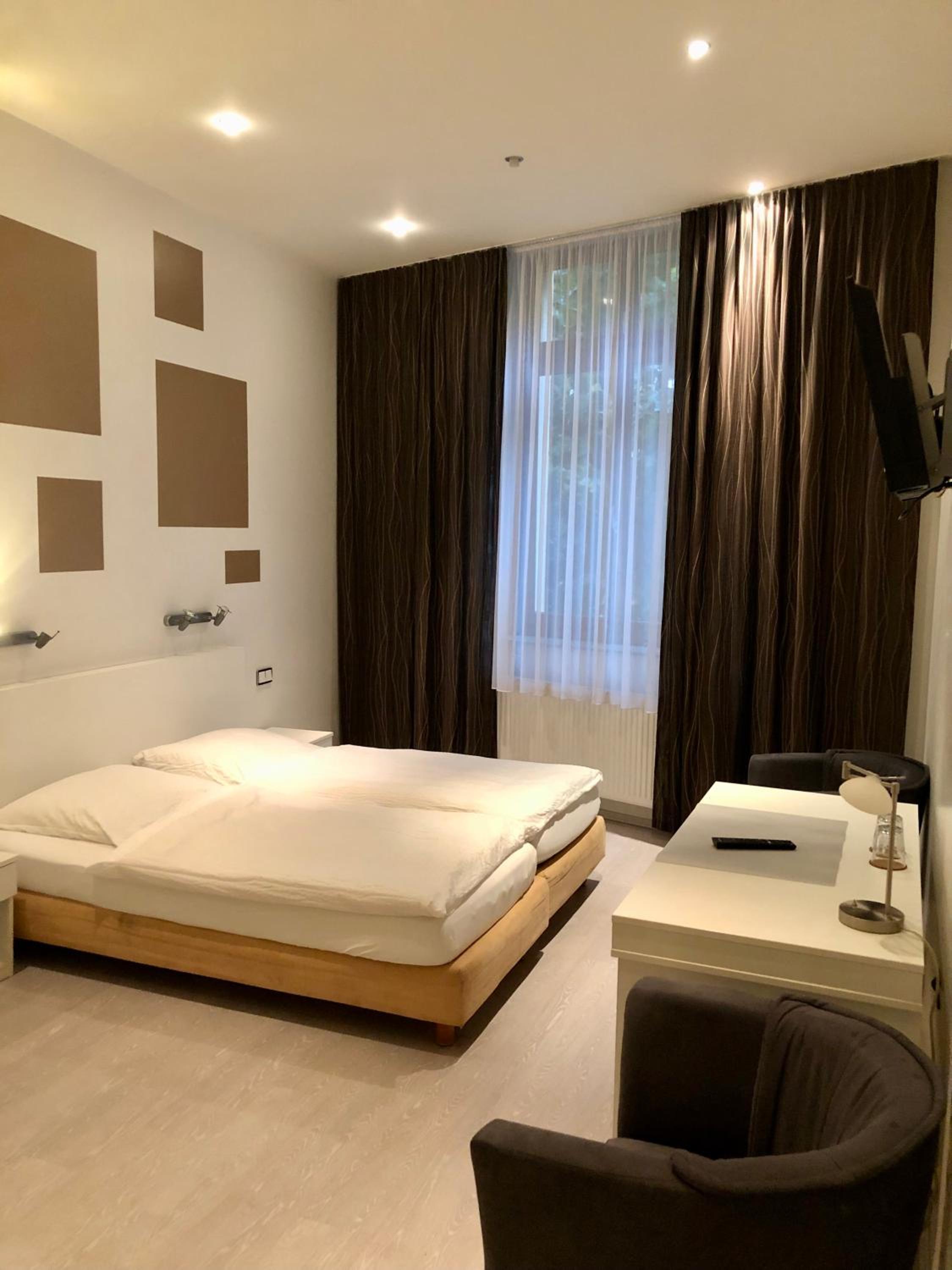 Standard Double Room photo 3