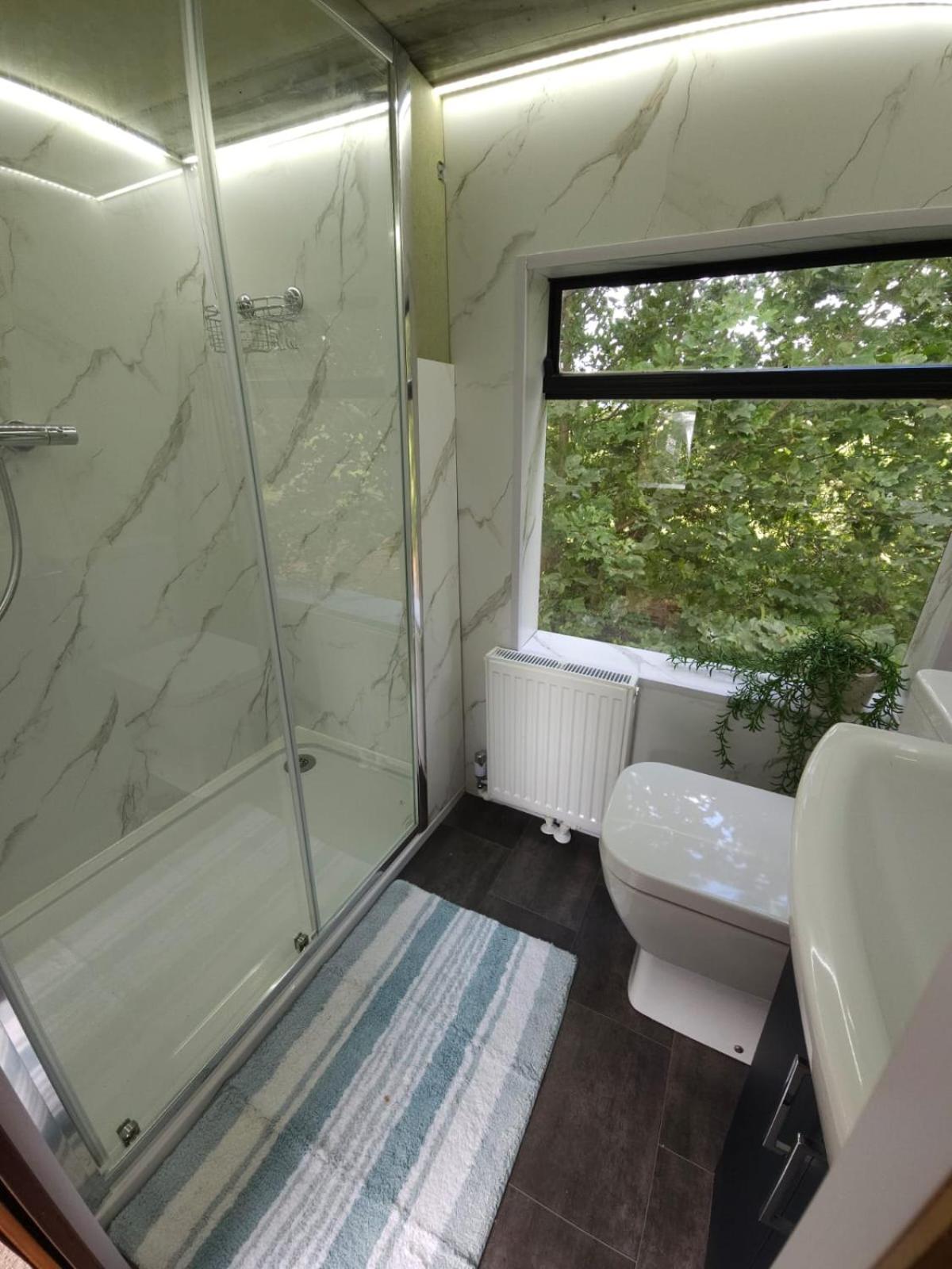 Mobile Home photo 2