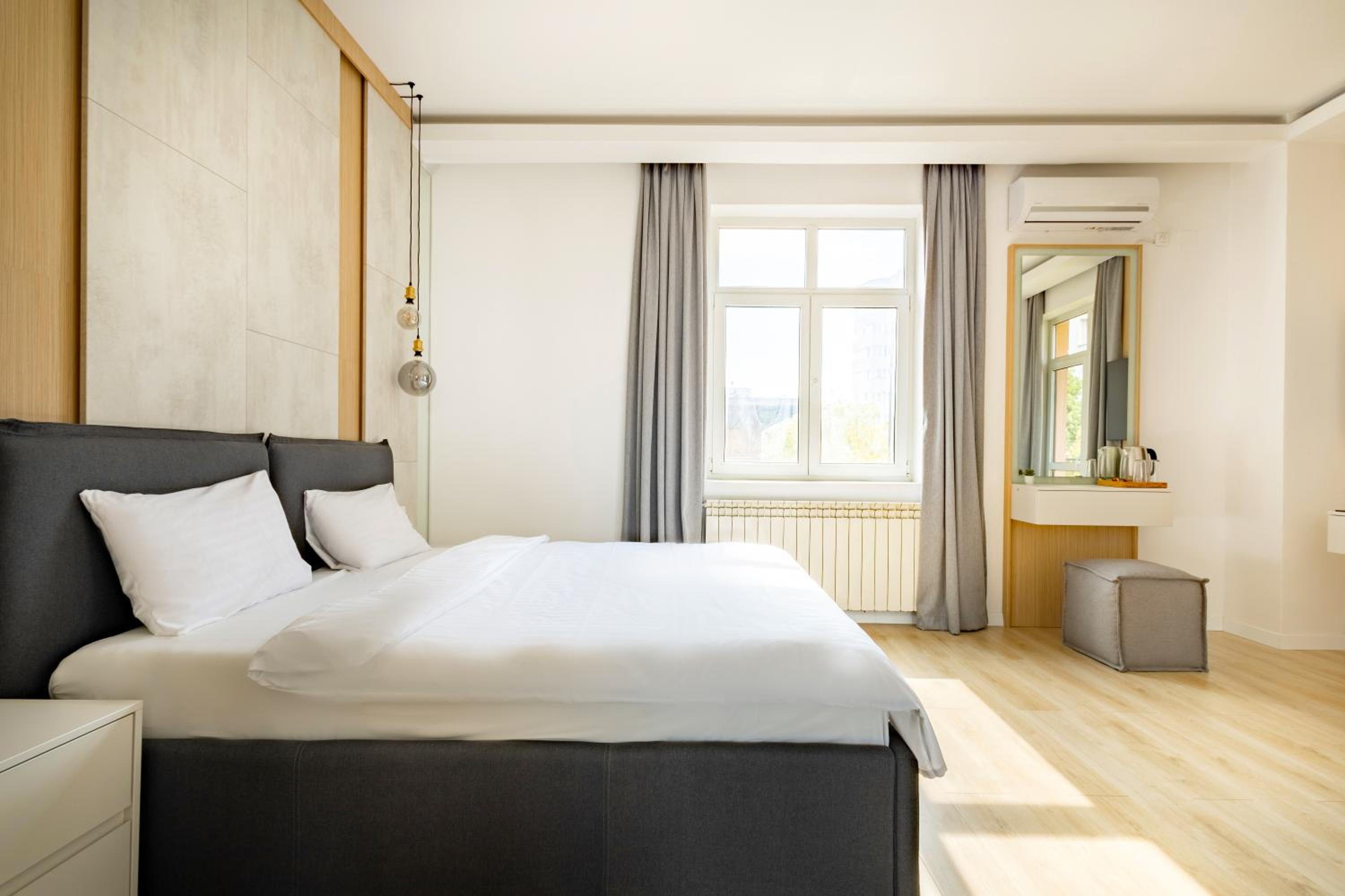 Double or Twin Room with Balcony - Photo 1