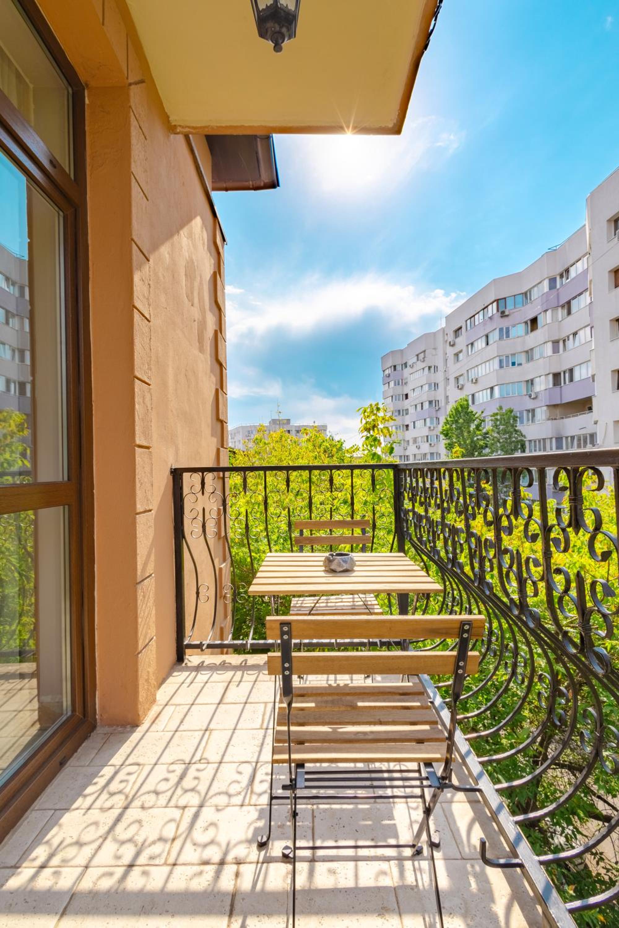 Double or Twin Room with Balcony - Photo 13