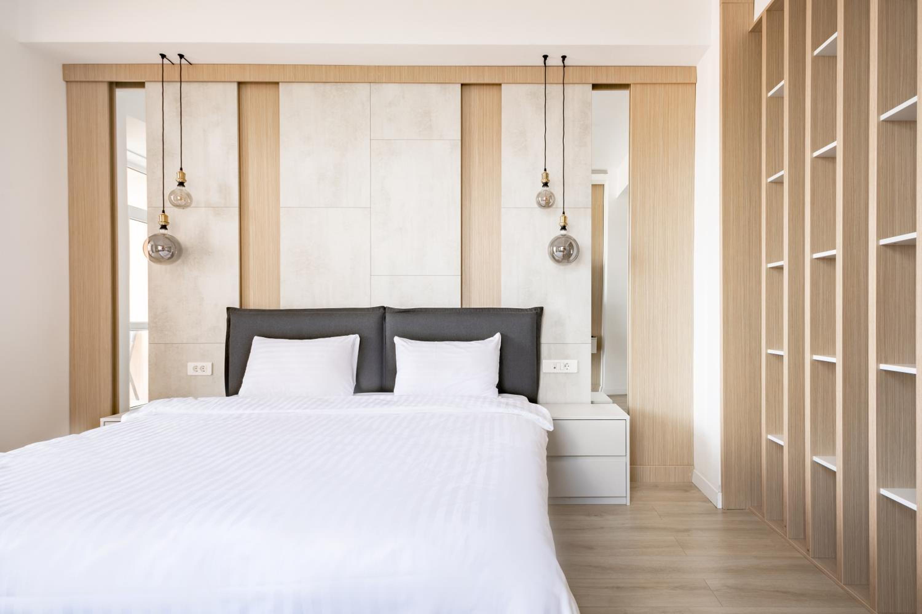 Deluxe King Suite - Photo 14