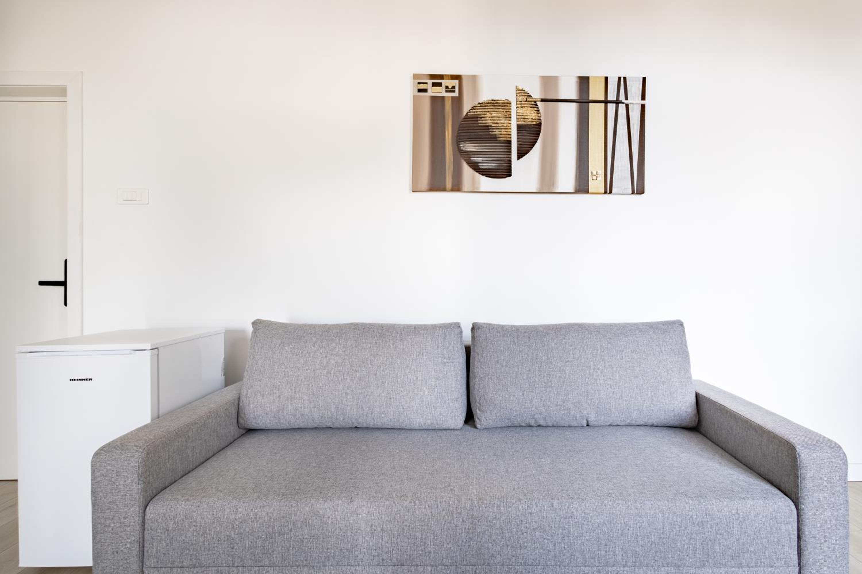 Deluxe King Suite - Photo 16