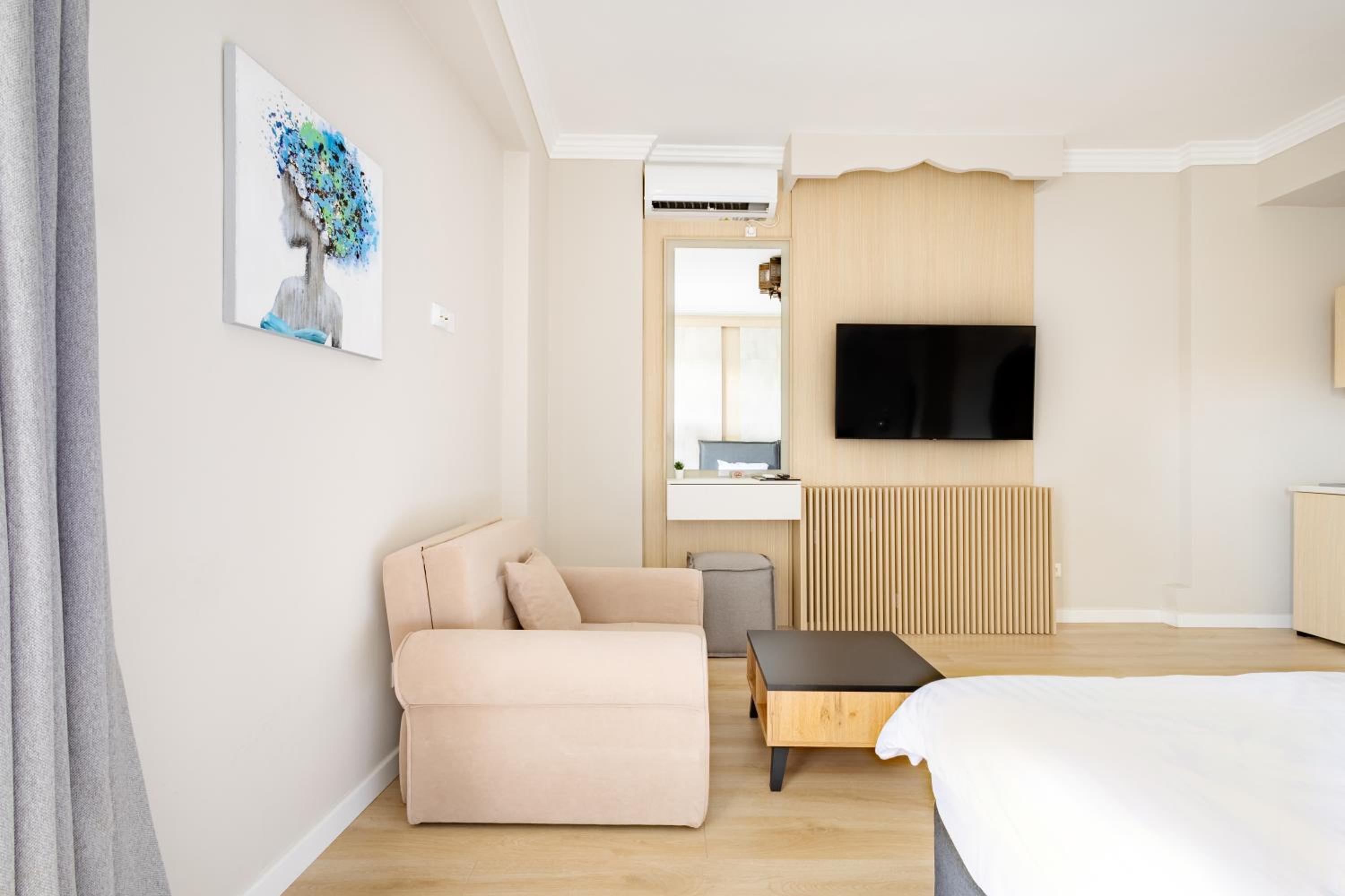 Superior Triple Room - Photo 11